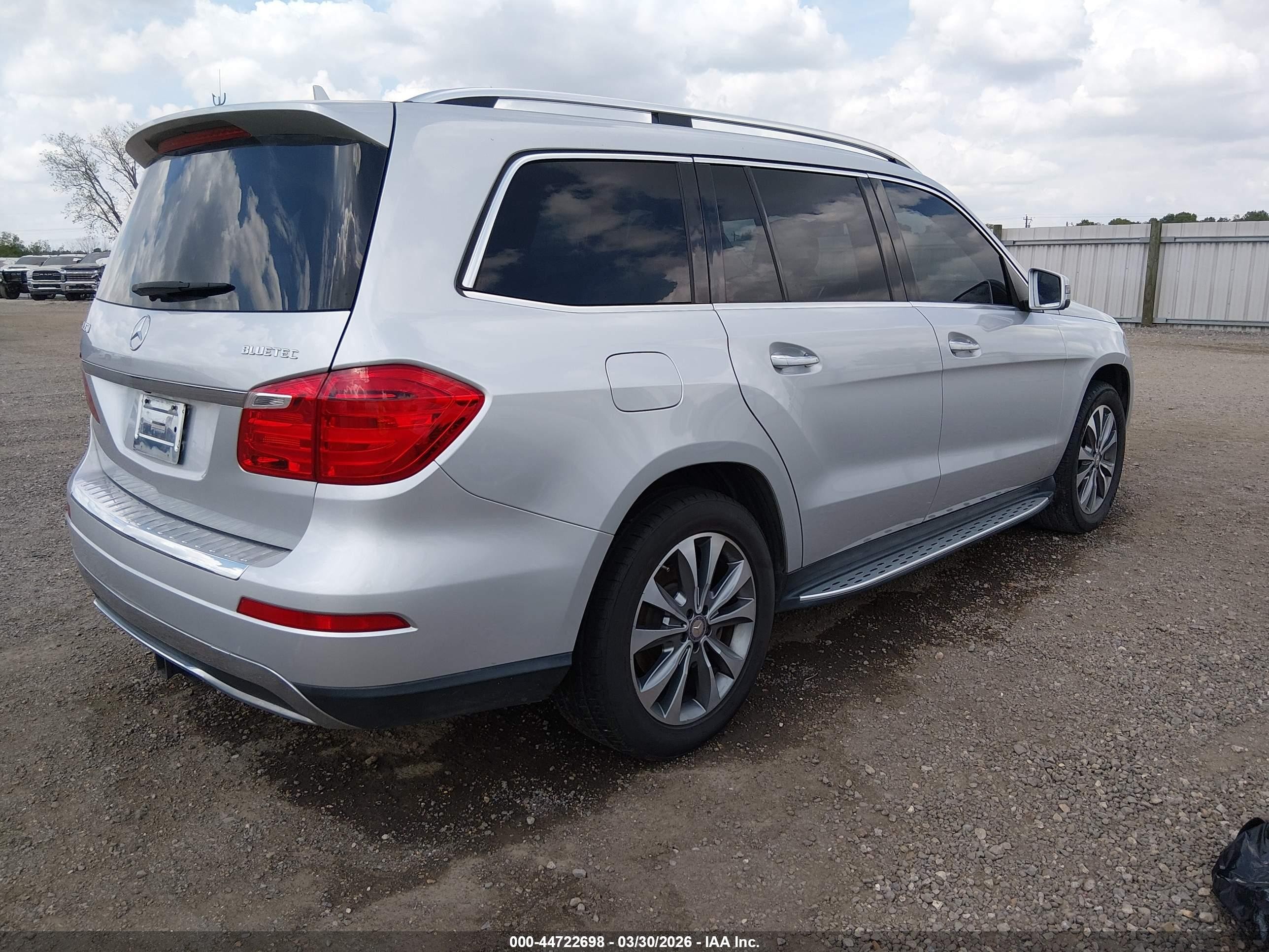 2015 Mercedes-benz Gl 350 Bluetec 4matic Серебряный vin: 4JGDF2EE2FA483344