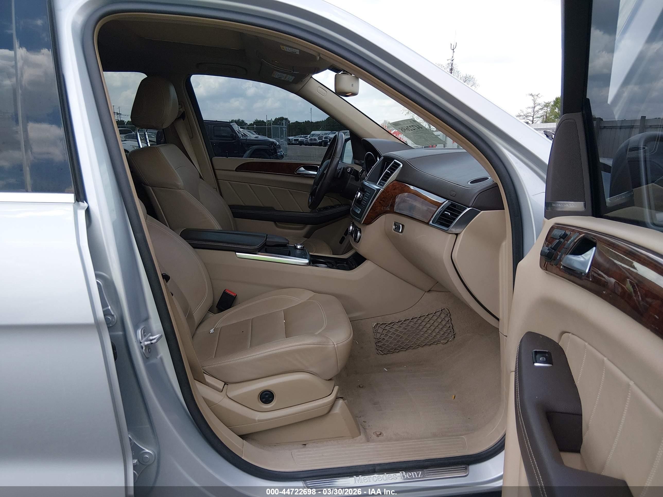 2015 Mercedes-benz Gl 350 Bluetec 4matic Серебряный vin: 4JGDF2EE2FA483344