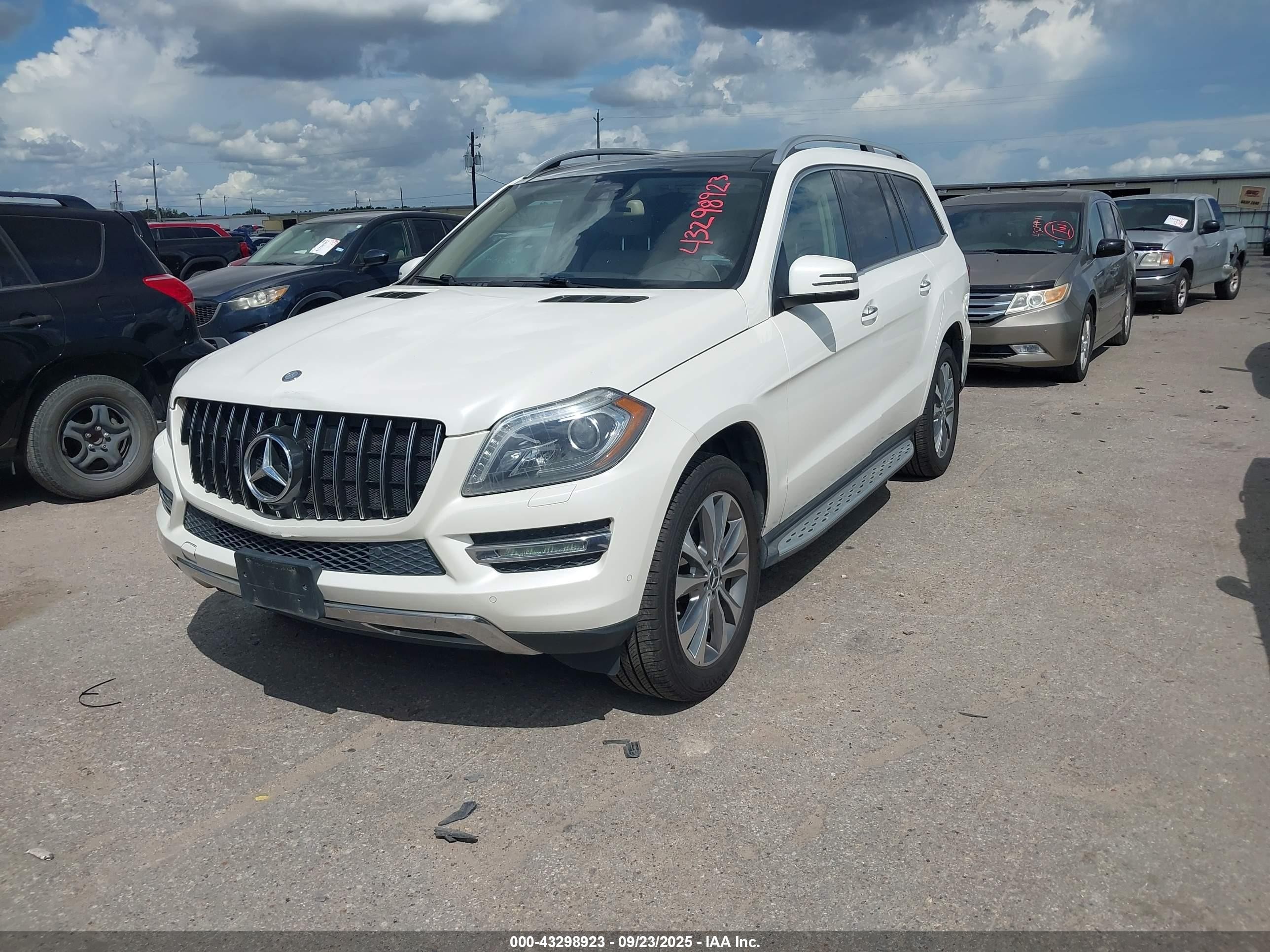 2015 Mercedes-benz Gl 350 Bluetec 4matic White vin: 4JGDF2EE7FA461999