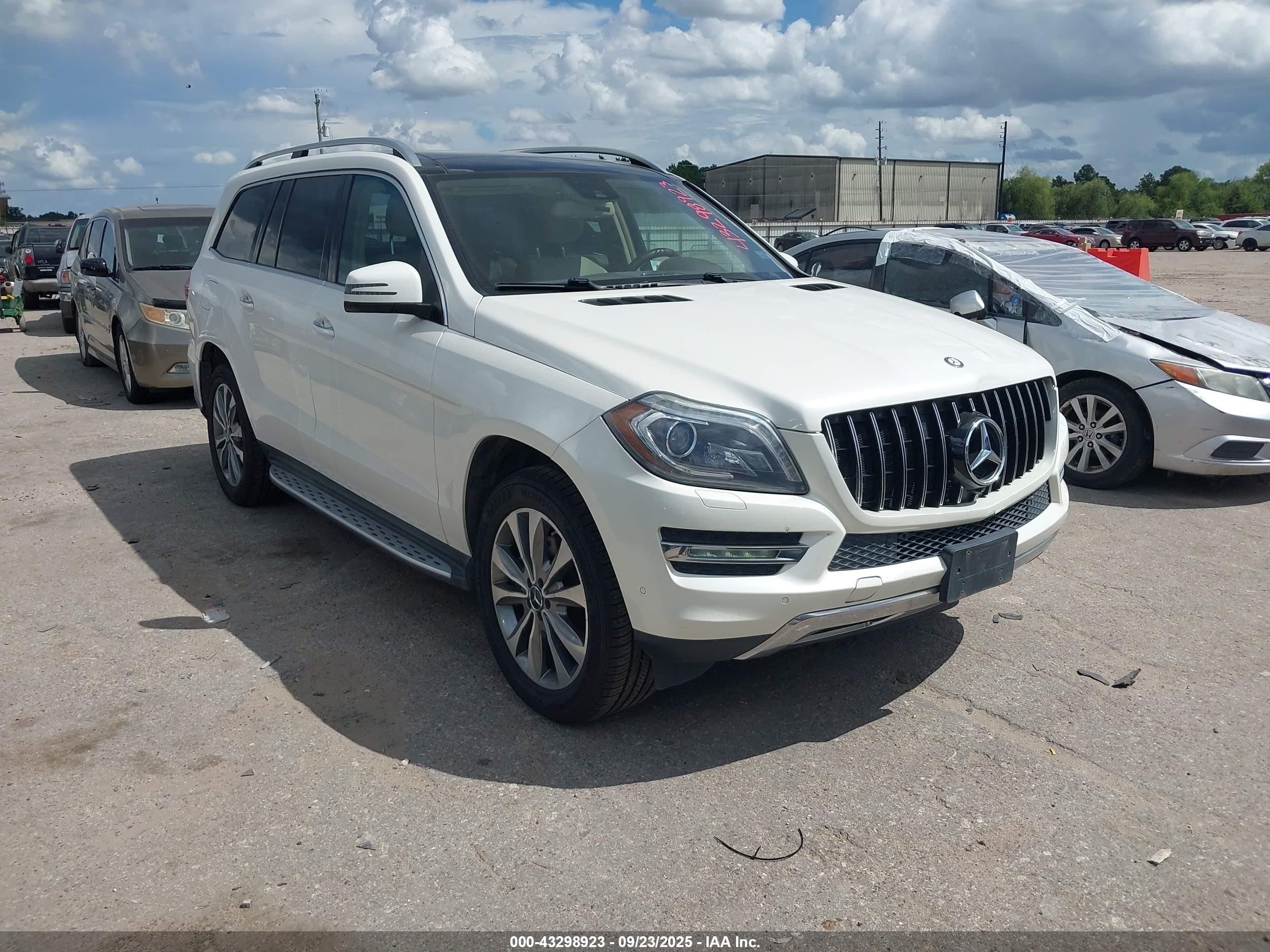 2015 Mercedes-benz Gl 350 Bluetec 4matic Белый vin: 4JGDF2EE7FA461999