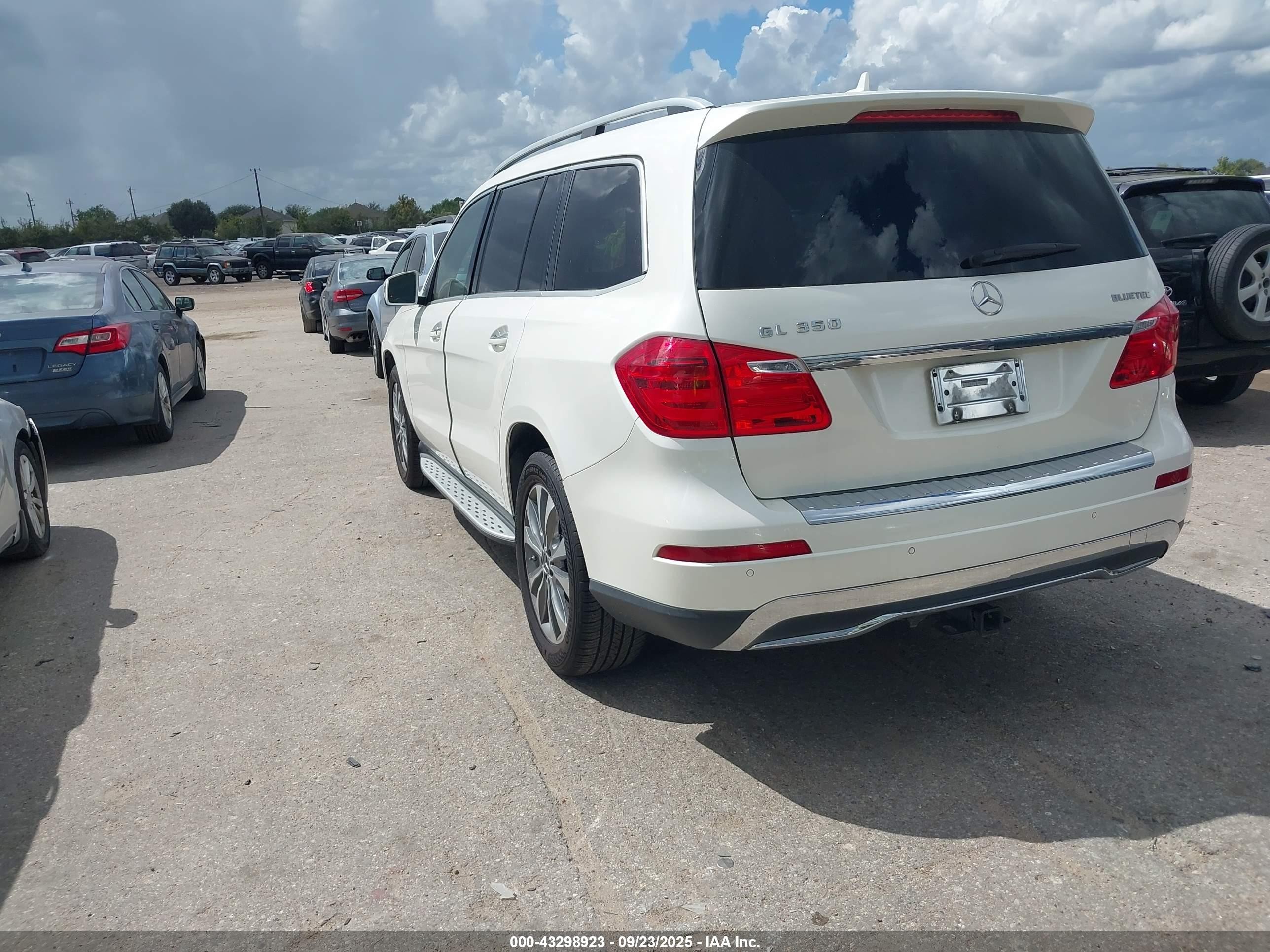 2015 Mercedes-benz Gl 350 Bluetec 4matic White vin: 4JGDF2EE7FA461999