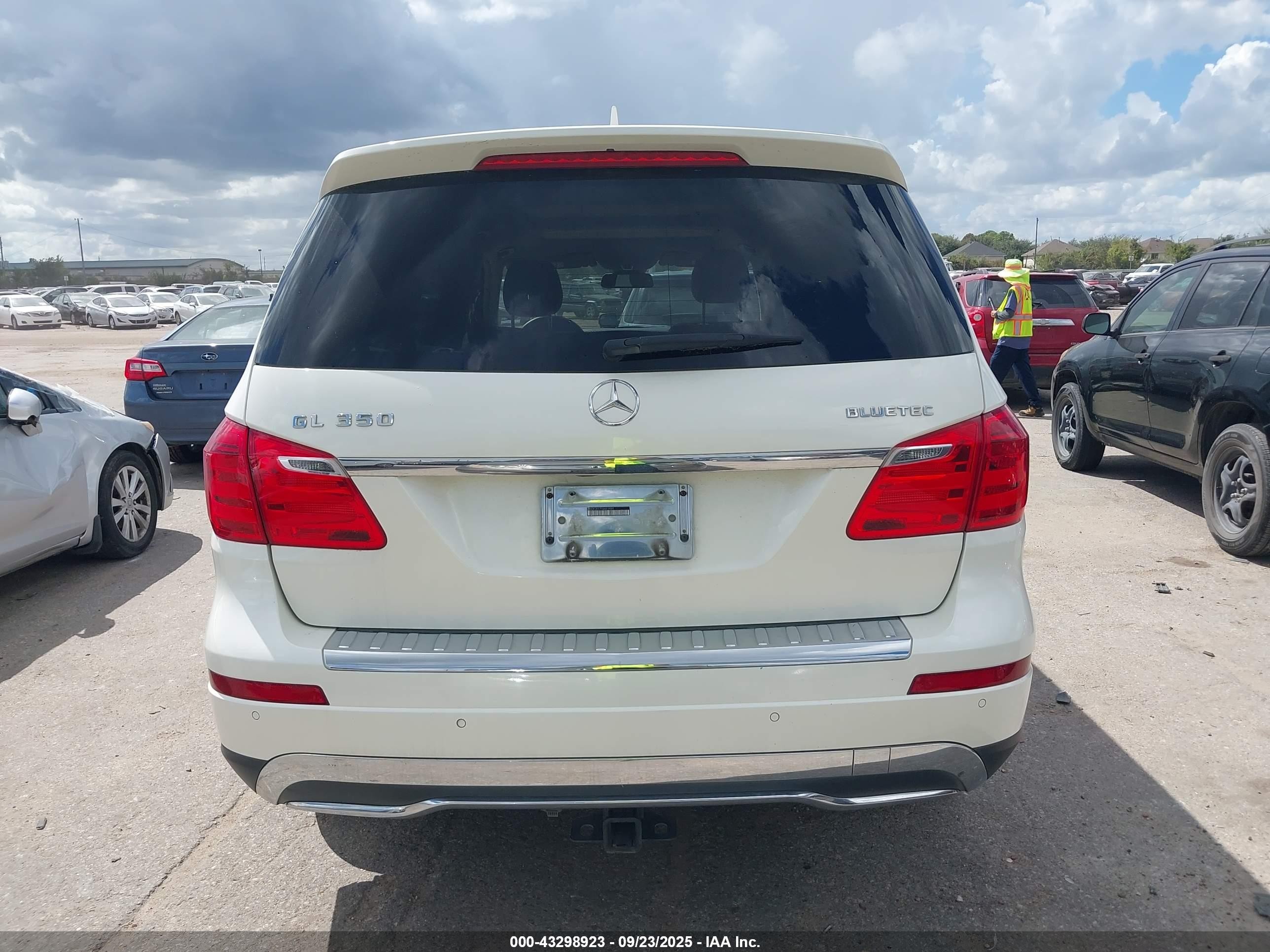 2015 Mercedes-benz Gl 350 Bluetec 4matic White vin: 4JGDF2EE7FA461999