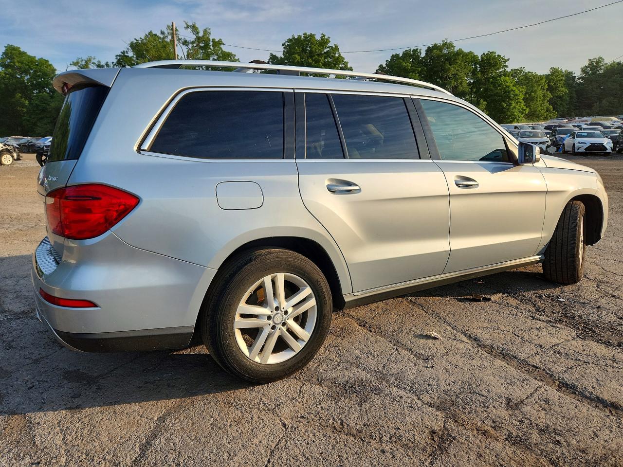 2015 Mercedes-benz Gl 450 4matic Серебряный vin: 4JGDF6EE0FA569999