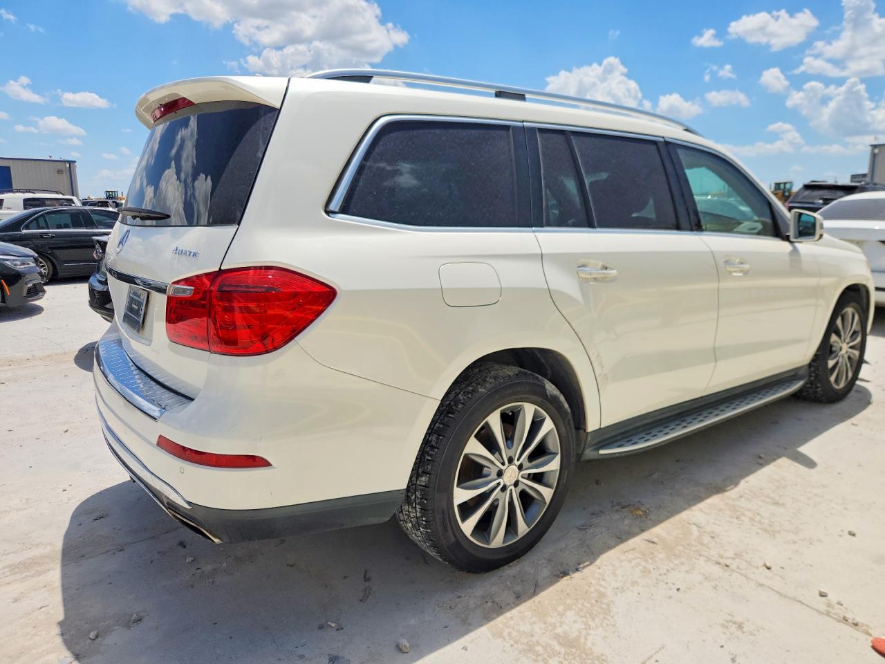 2015 Mercedes-benz Gl 450 4matic White vin: 4JGDF6EE2FA455020