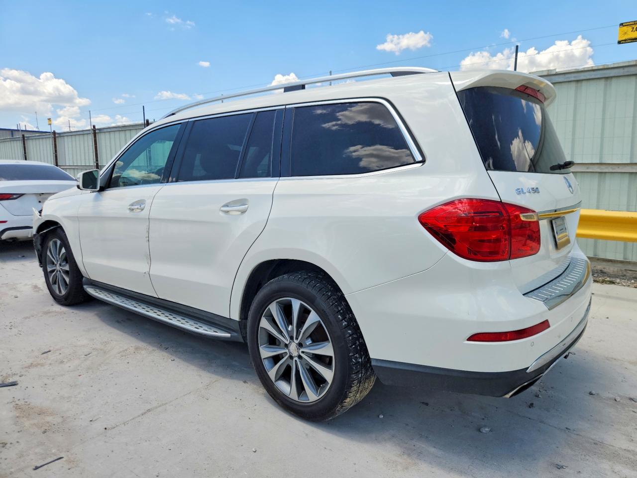 2015 Mercedes-benz Gl 450 4matic White vin: 4JGDF6EE2FA455020