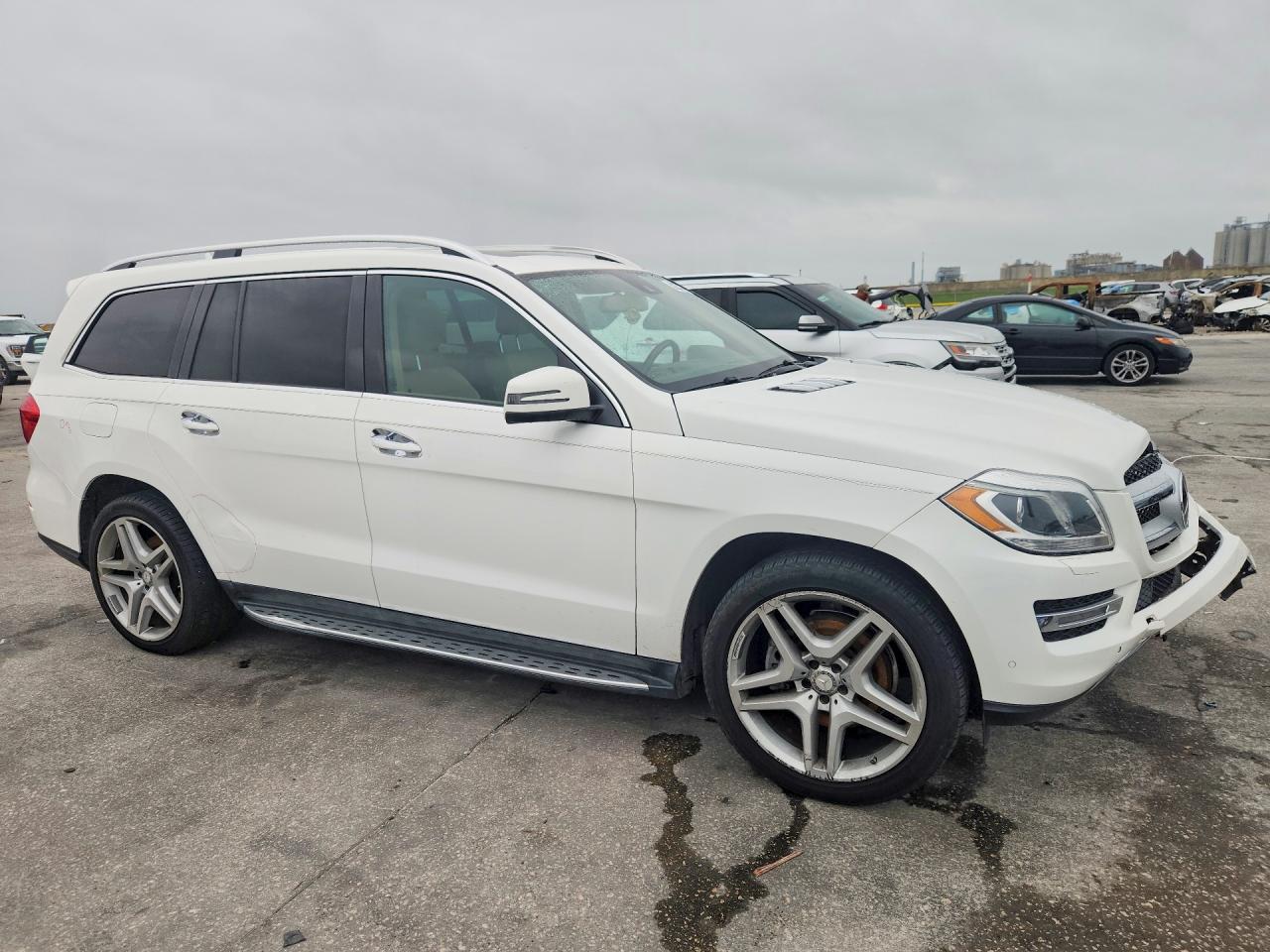 2015 Mercedes-benz Gl 450 4matic Белый vin: 4JGDF6EE8FA598067
