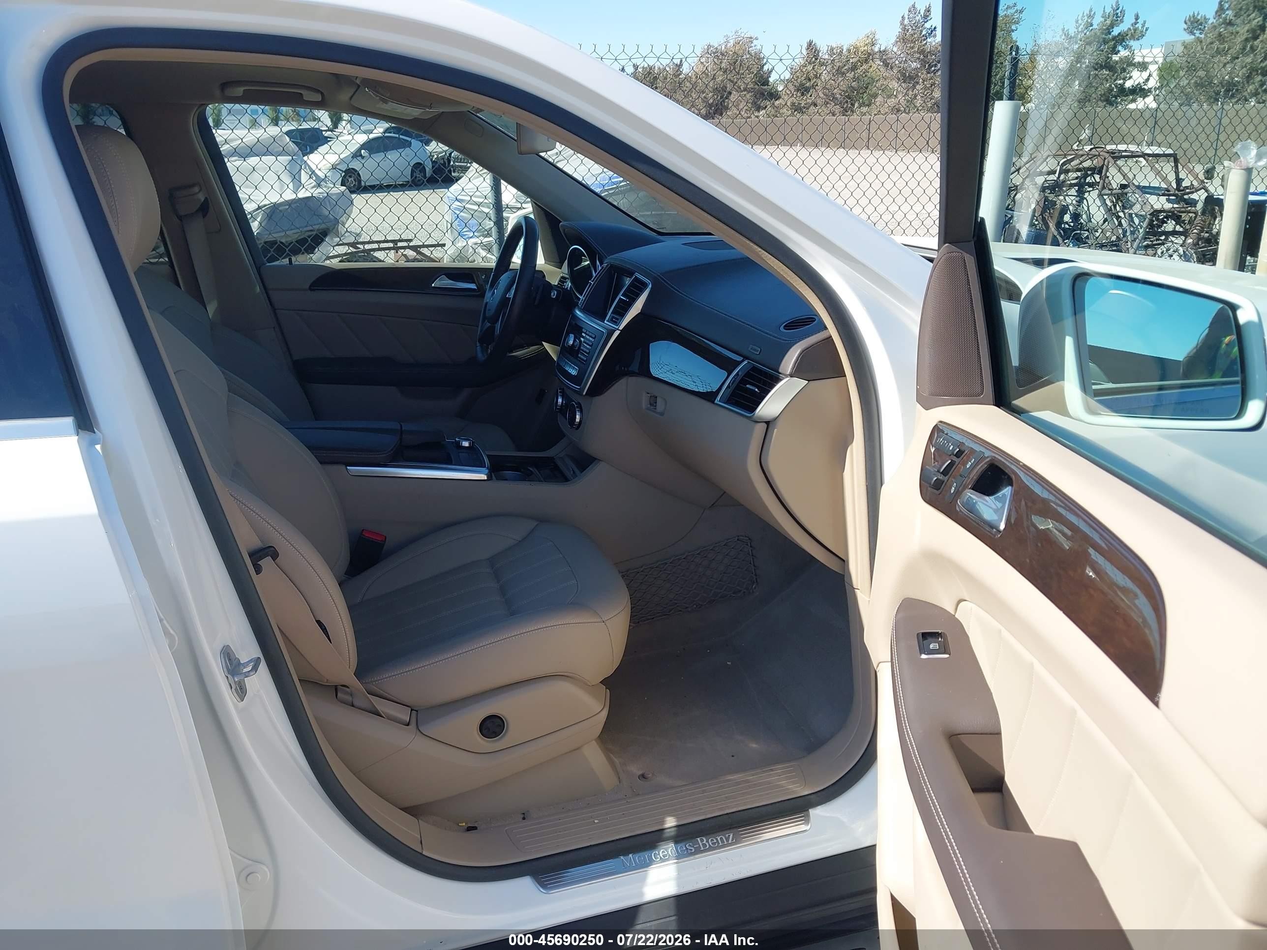 2015 Mercedes-benz Gl 450 4matic White vin: 4JGDF6EE9FA540288