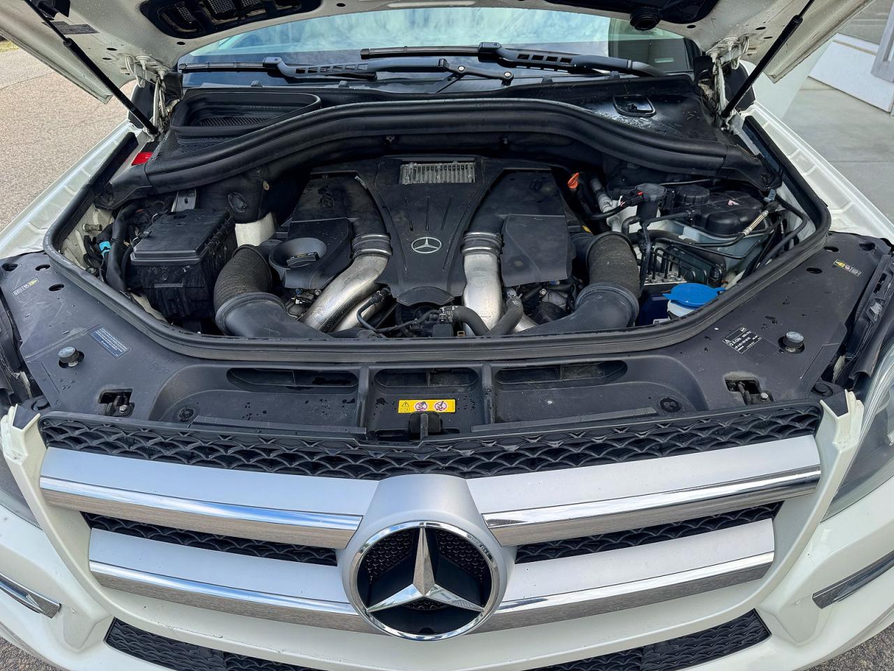 2013 Mercedes-benz Gl 450 4matic White vin: 4JGDF7CE0DA157944