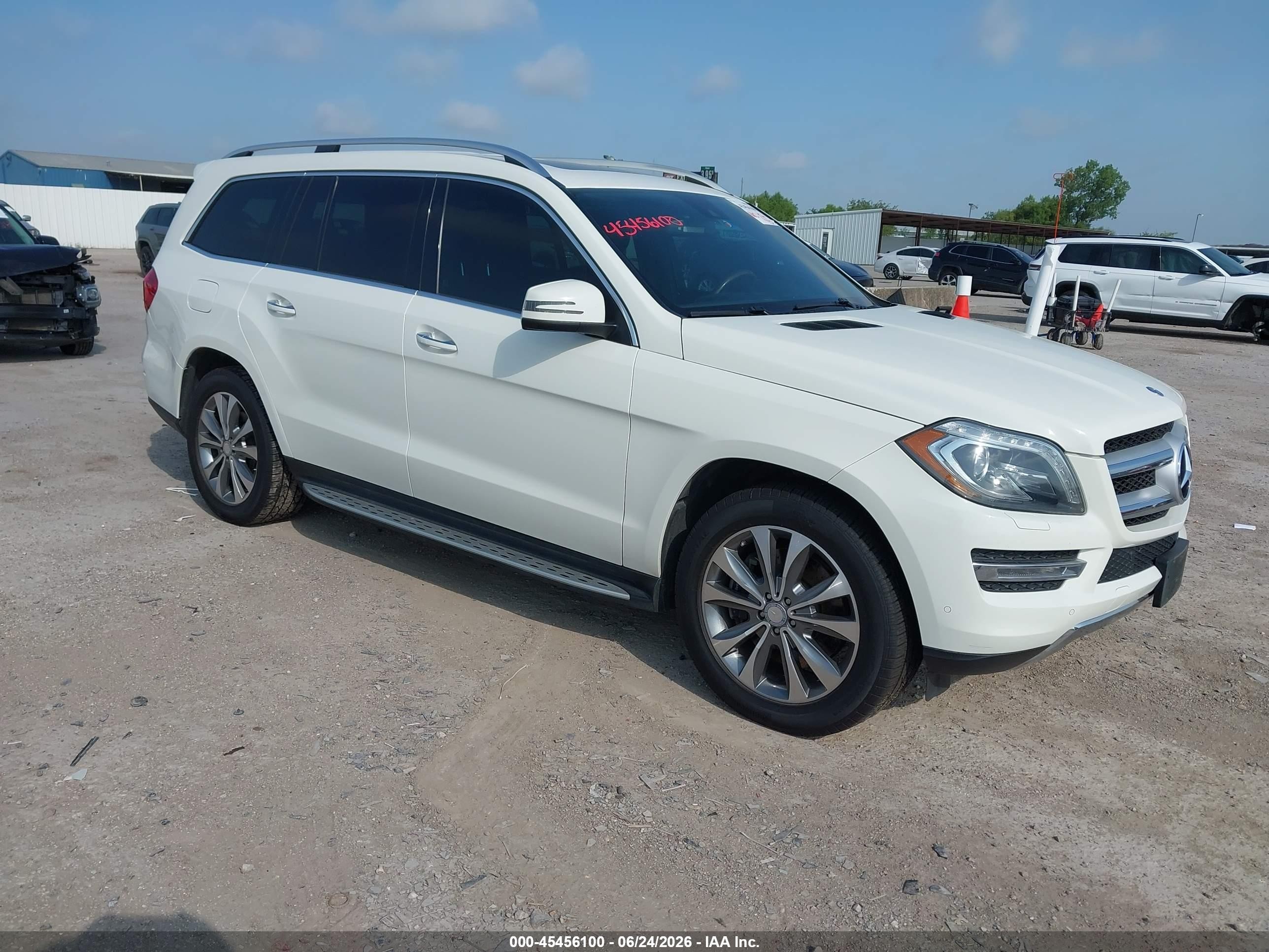 2013 Mercedes-benz Gl 450 4matic White vin: 4JGDF7CE0DA191267