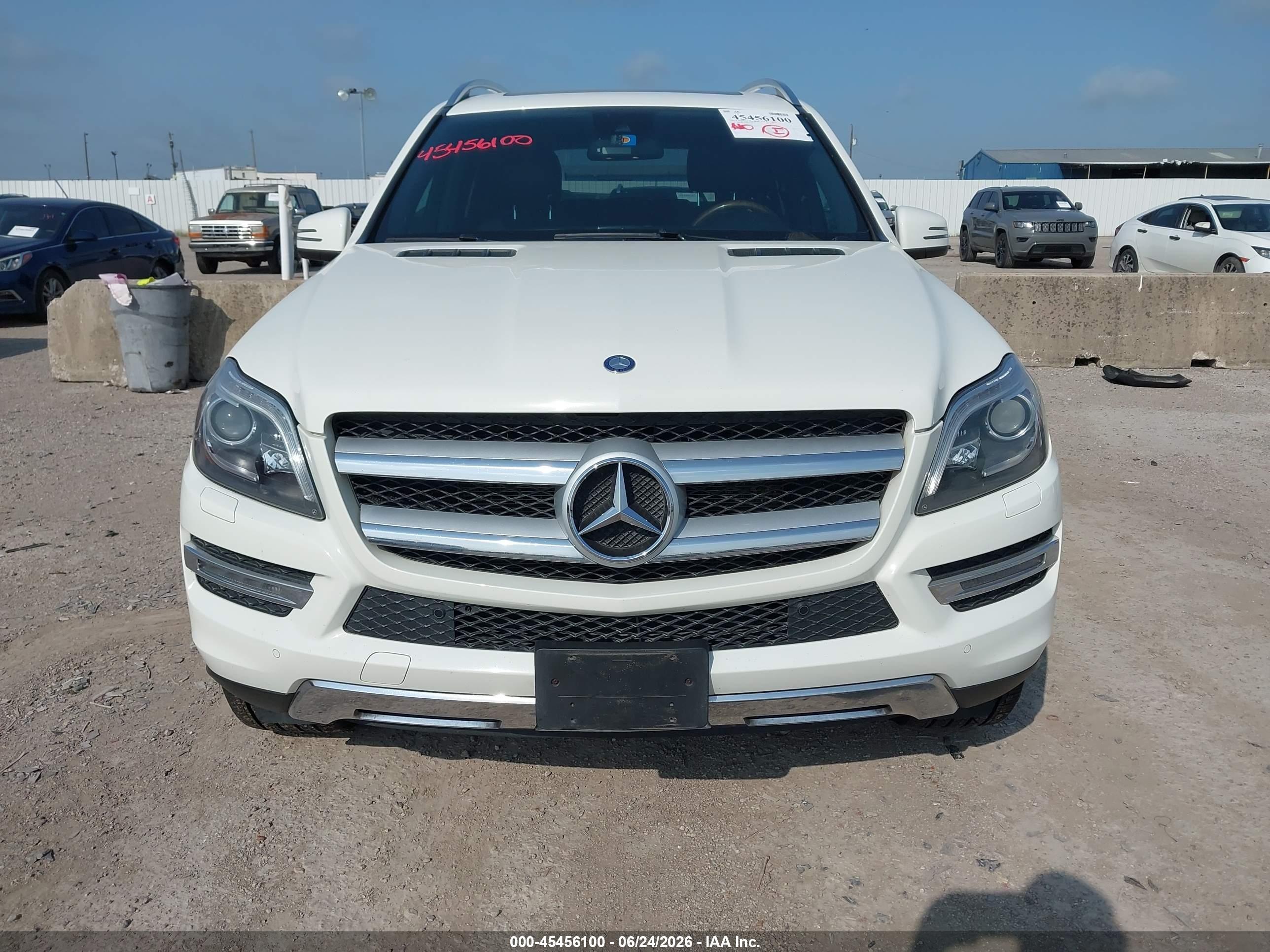 2013 Mercedes-benz Gl 450 4matic White vin: 4JGDF7CE0DA191267