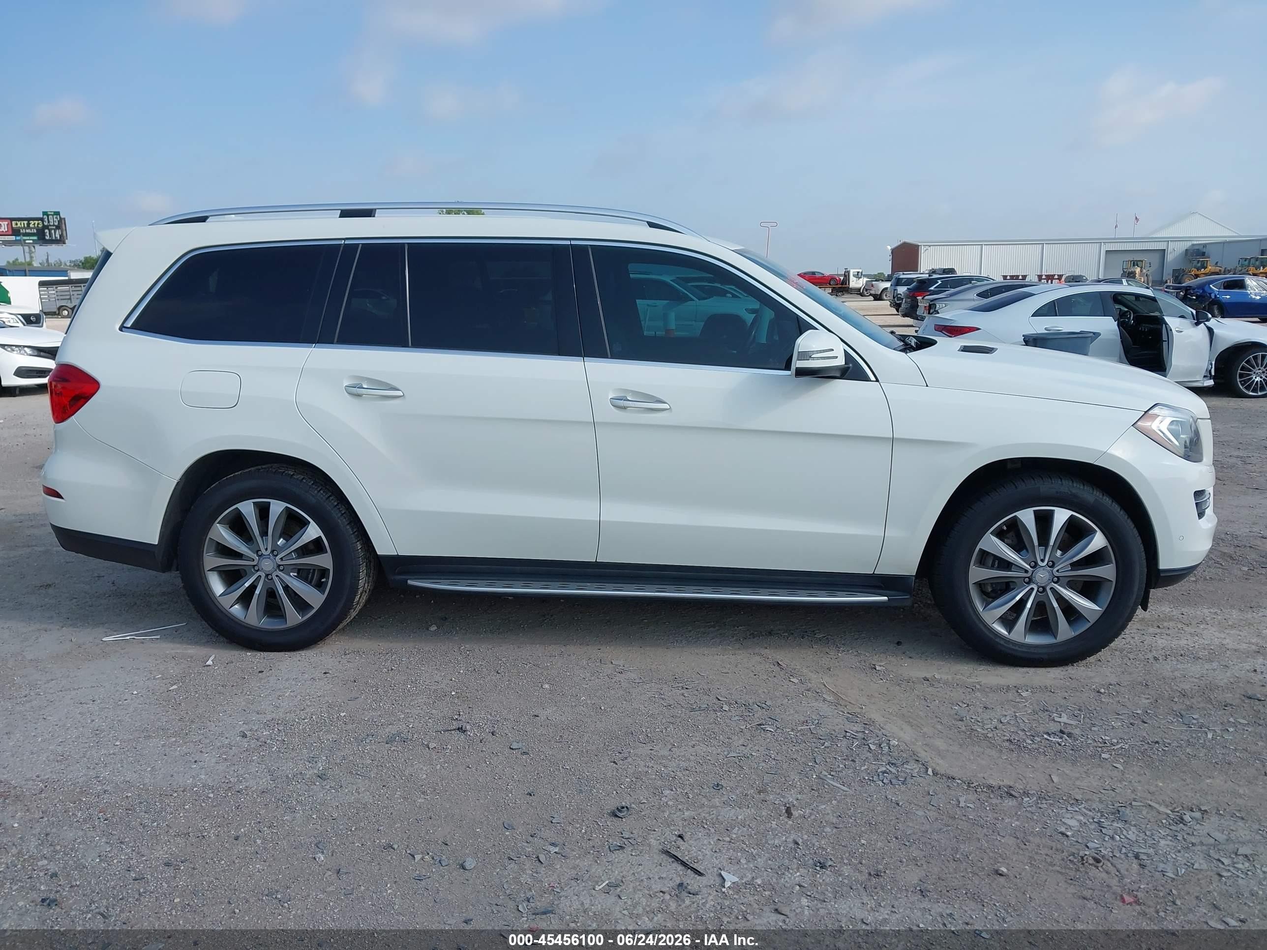 2013 Mercedes-benz Gl 450 4matic White vin: 4JGDF7CE0DA191267