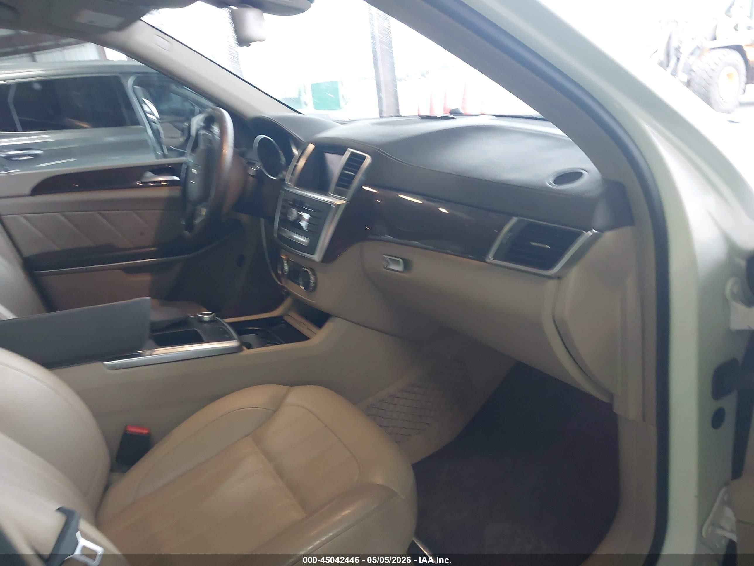 2014 Mercedes-benz Gl 450 4matic White vin: 4JGDF7CE0EA371253