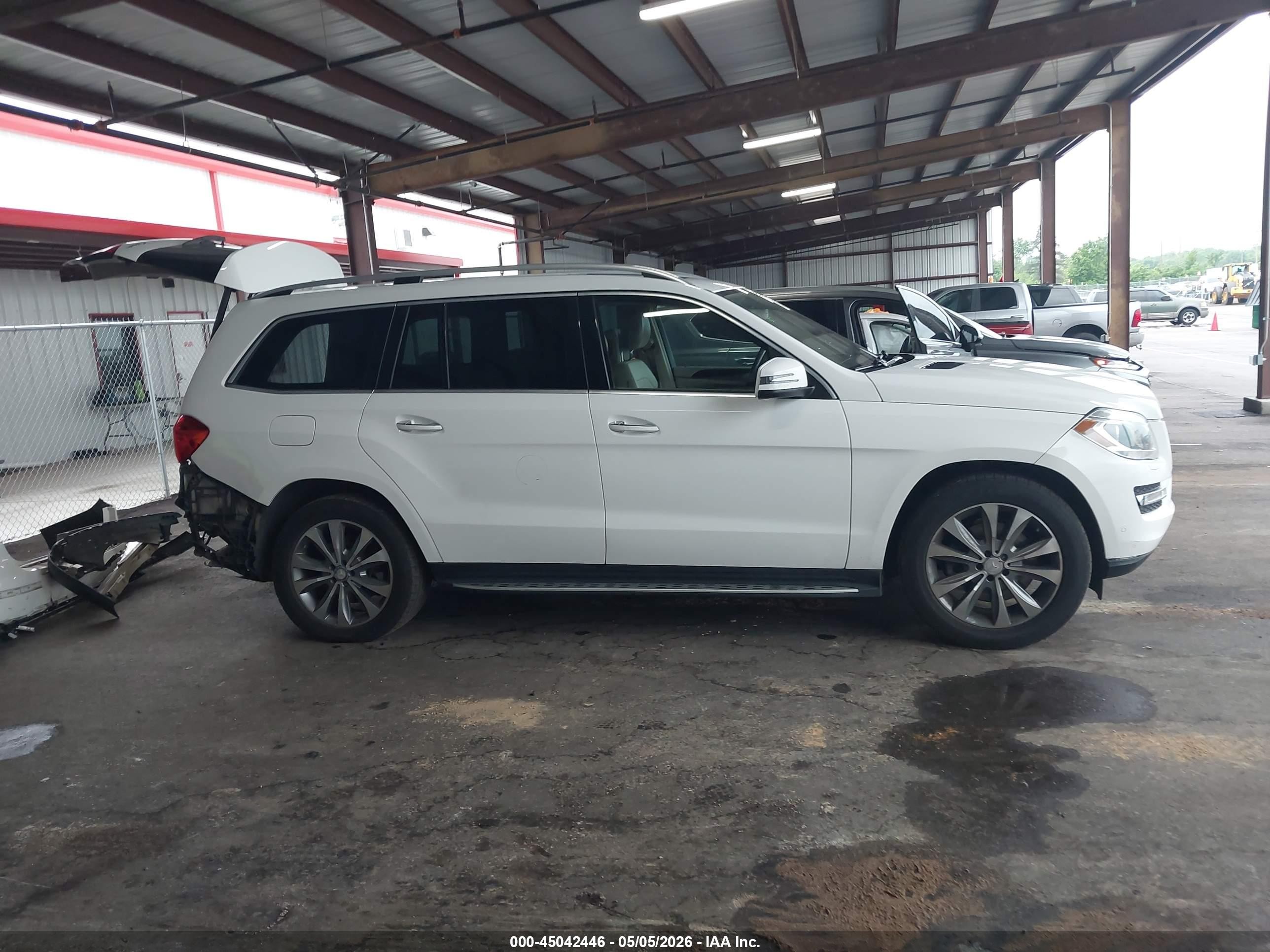 2014 Mercedes-benz Gl 450 4matic White vin: 4JGDF7CE0EA371253