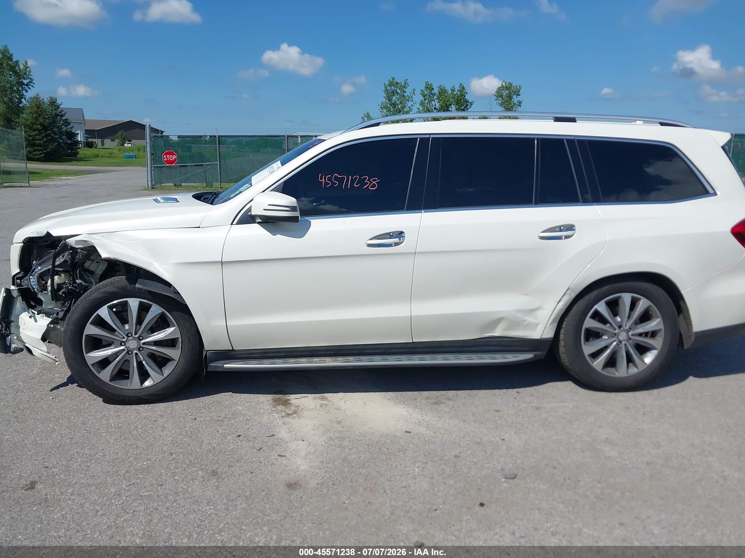 2013 Mercedes-benz Gl 450 4matic White vin: 4JGDF7CE1DA130655