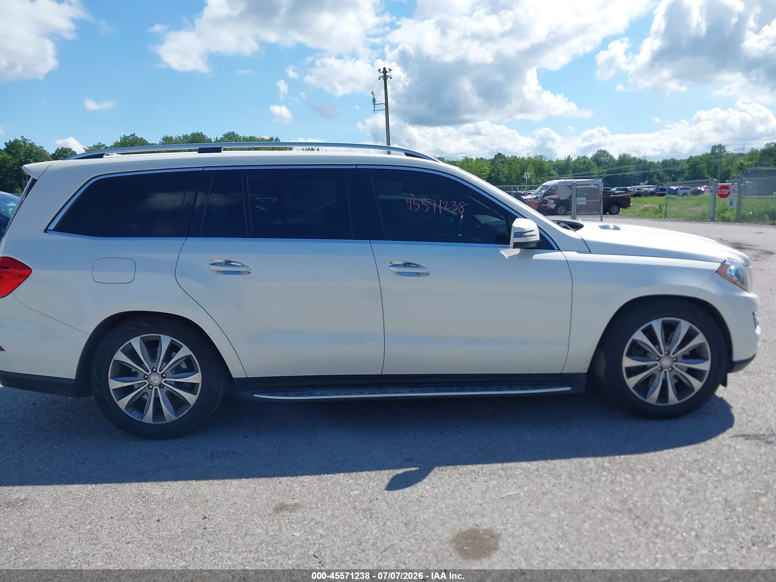2013 Mercedes-benz Gl 450 4matic White vin: 4JGDF7CE1DA130655