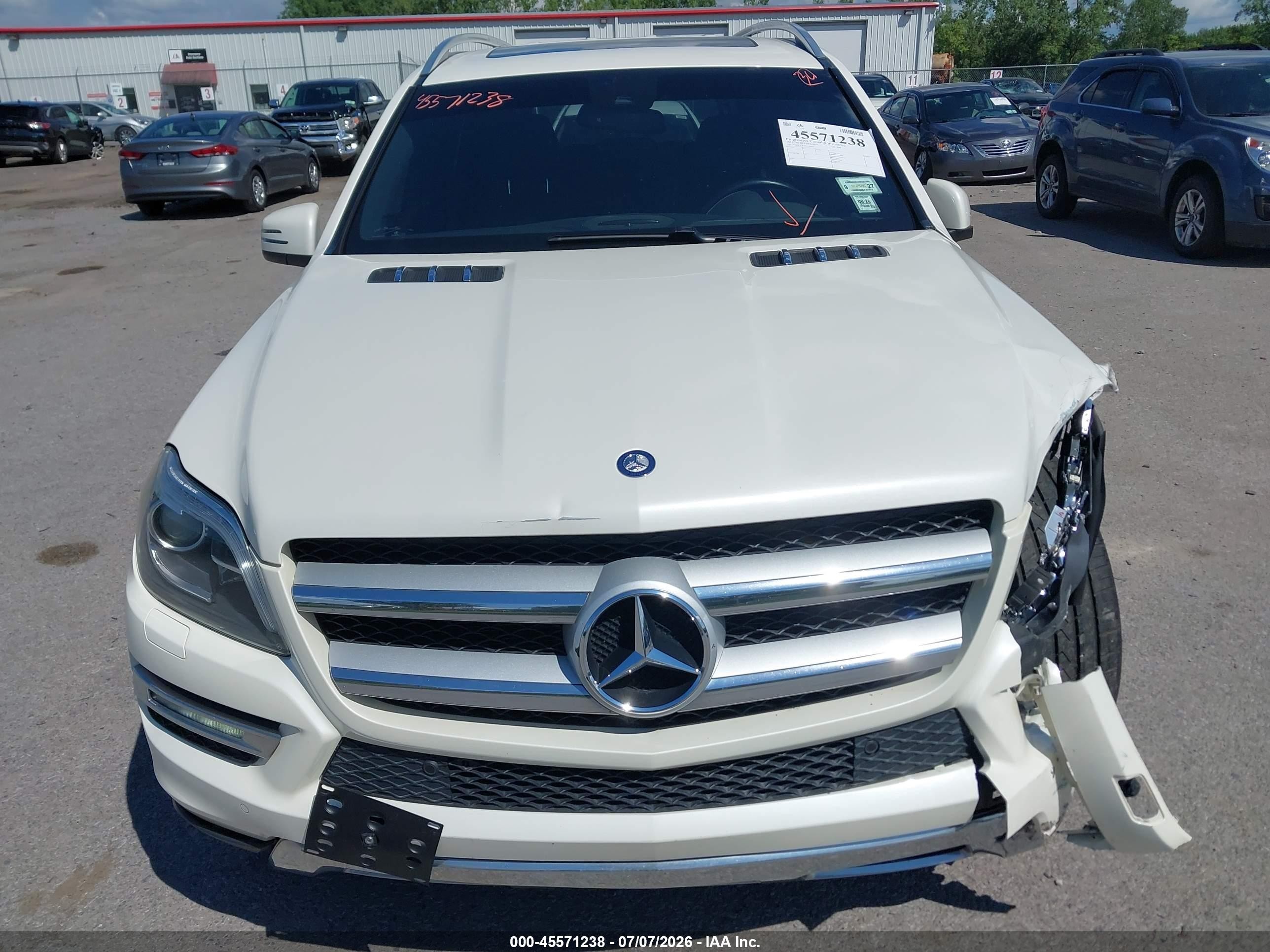2013 Mercedes-benz Gl 450 4matic White vin: 4JGDF7CE1DA130655