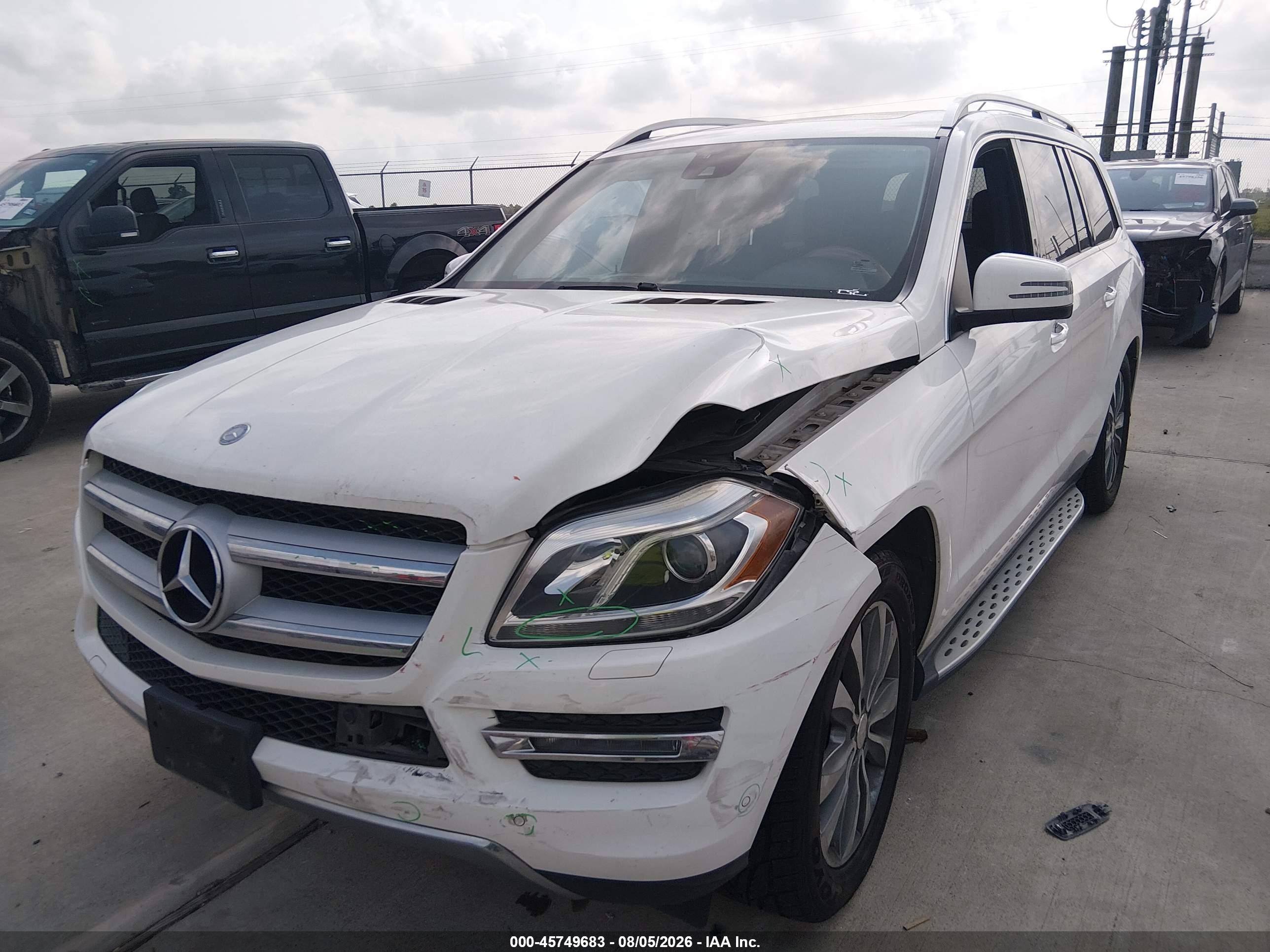 2014 Mercedes-benz Gl 450 4matic White vin: 4JGDF7CE1EA385999
