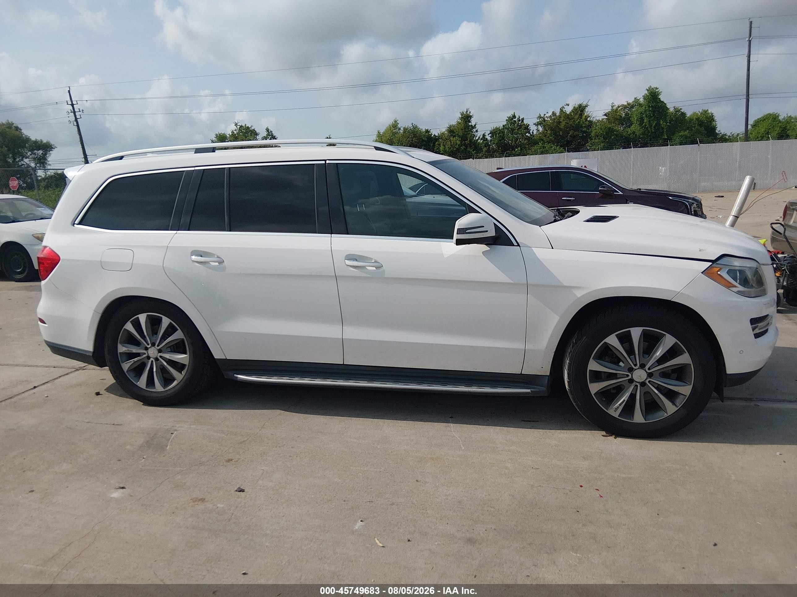 2014 Mercedes-benz Gl 450 4matic White vin: 4JGDF7CE1EA385999
