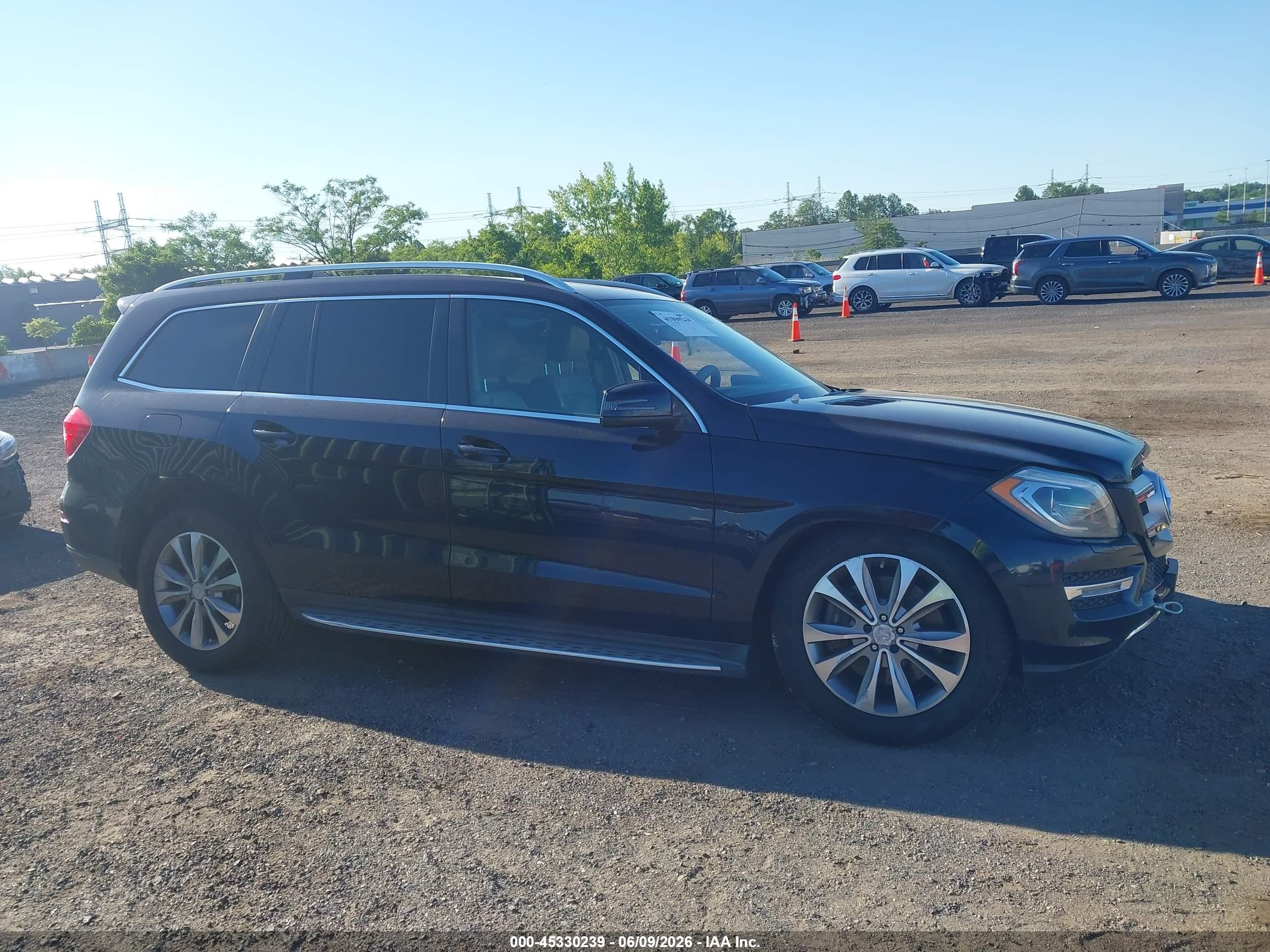 2013 Mercedes-benz Gl 450 4matic Черный vin: 4JGDF7CE2DA151093