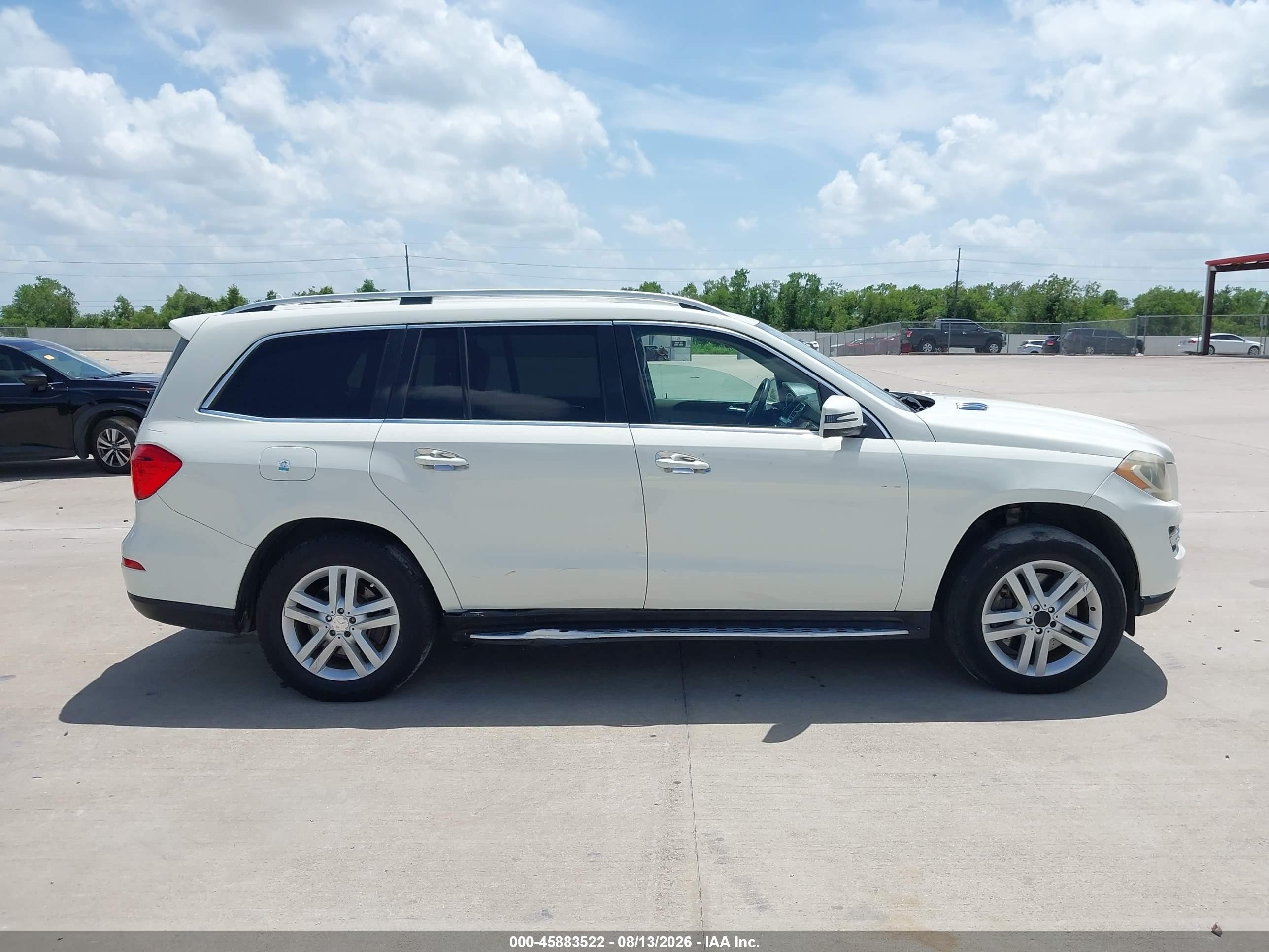 2013 Mercedes-benz Gl 450 4matic White vin: 4JGDF7CE2DA154270