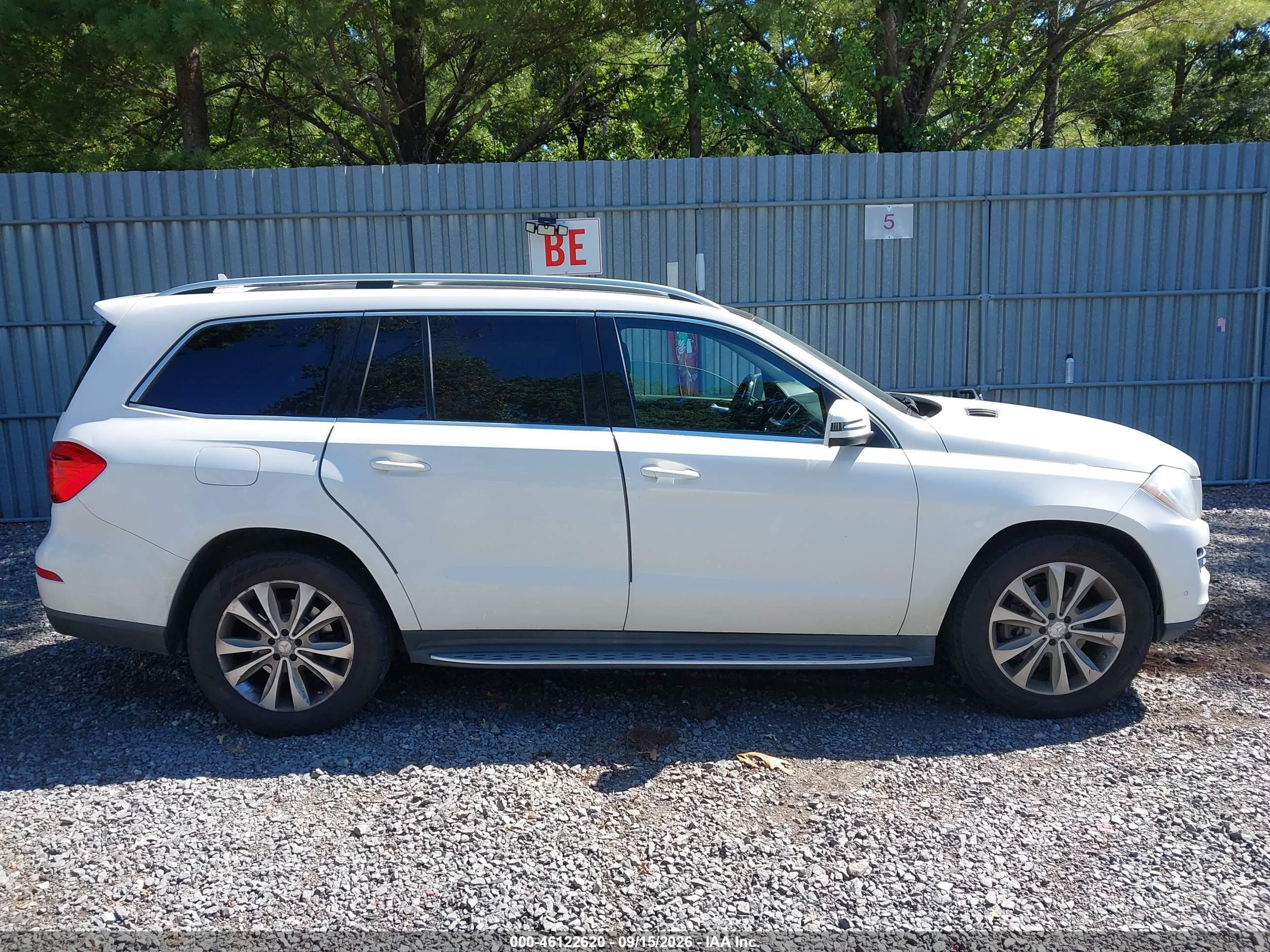 2014 Mercedes-benz Gl 450 4matic White vin: 4JGDF7CE2EA303651
