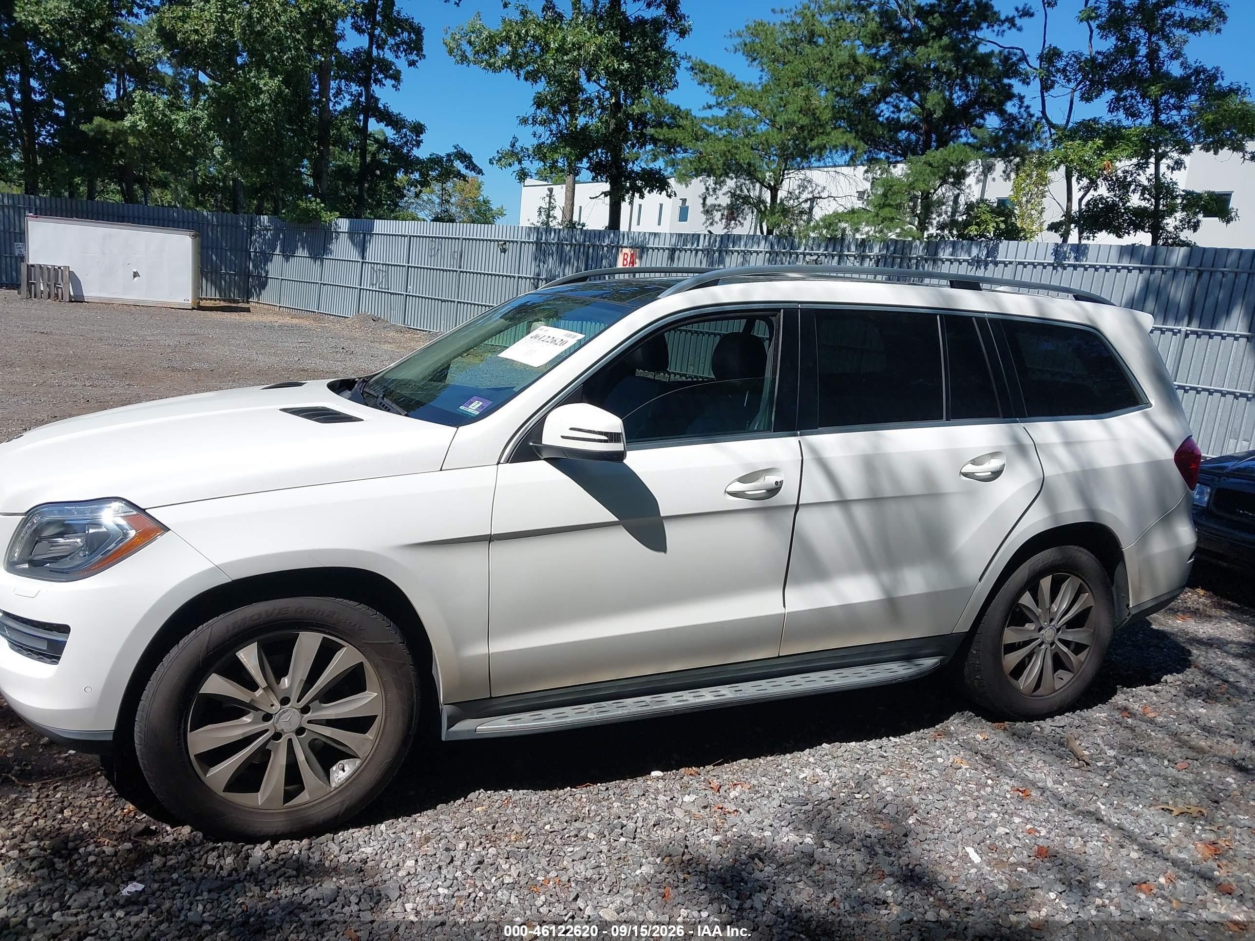 2014 Mercedes-benz Gl 450 4matic White vin: 4JGDF7CE2EA303651