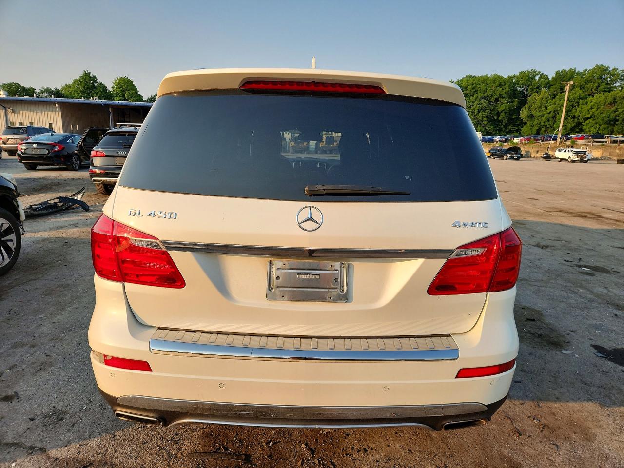 2014 Mercedes-benz Gl 450 4matic White vin: 4JGDF7CE2EA324127