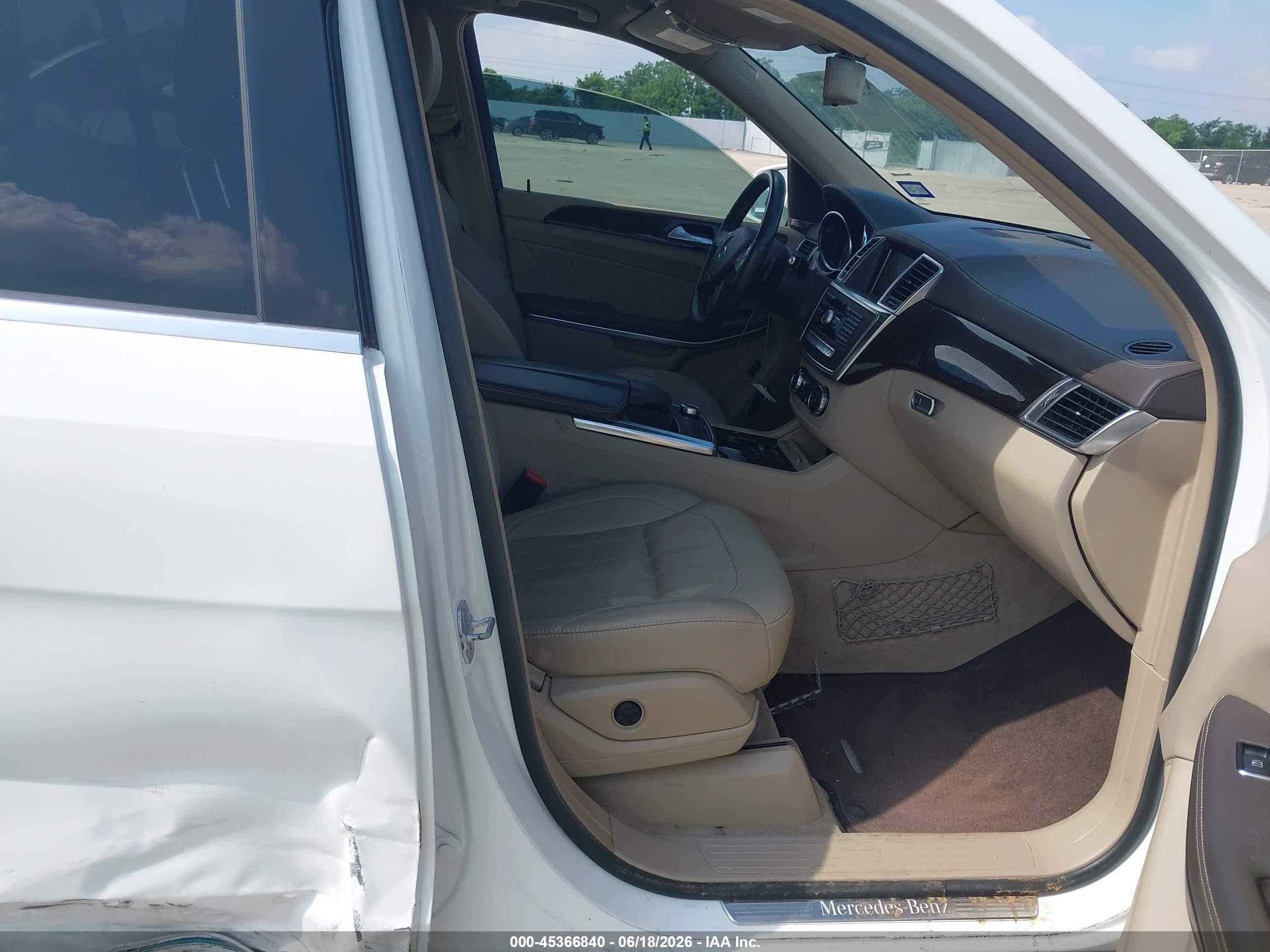 2014 Mercedes-benz Gl 450 4matic White vin: 4JGDF7CE3EA289310