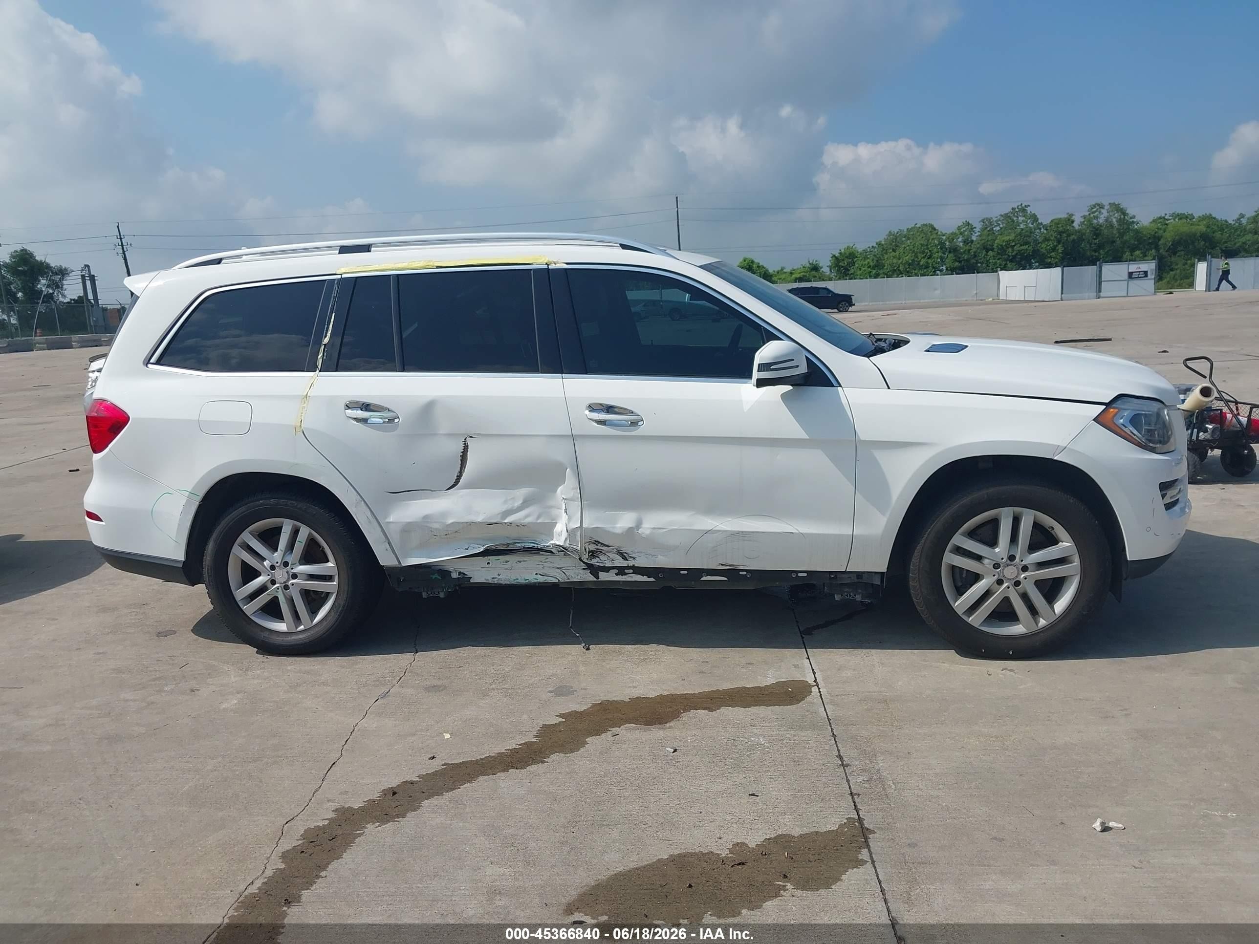 2014 Mercedes-benz Gl 450 4matic White vin: 4JGDF7CE3EA289310