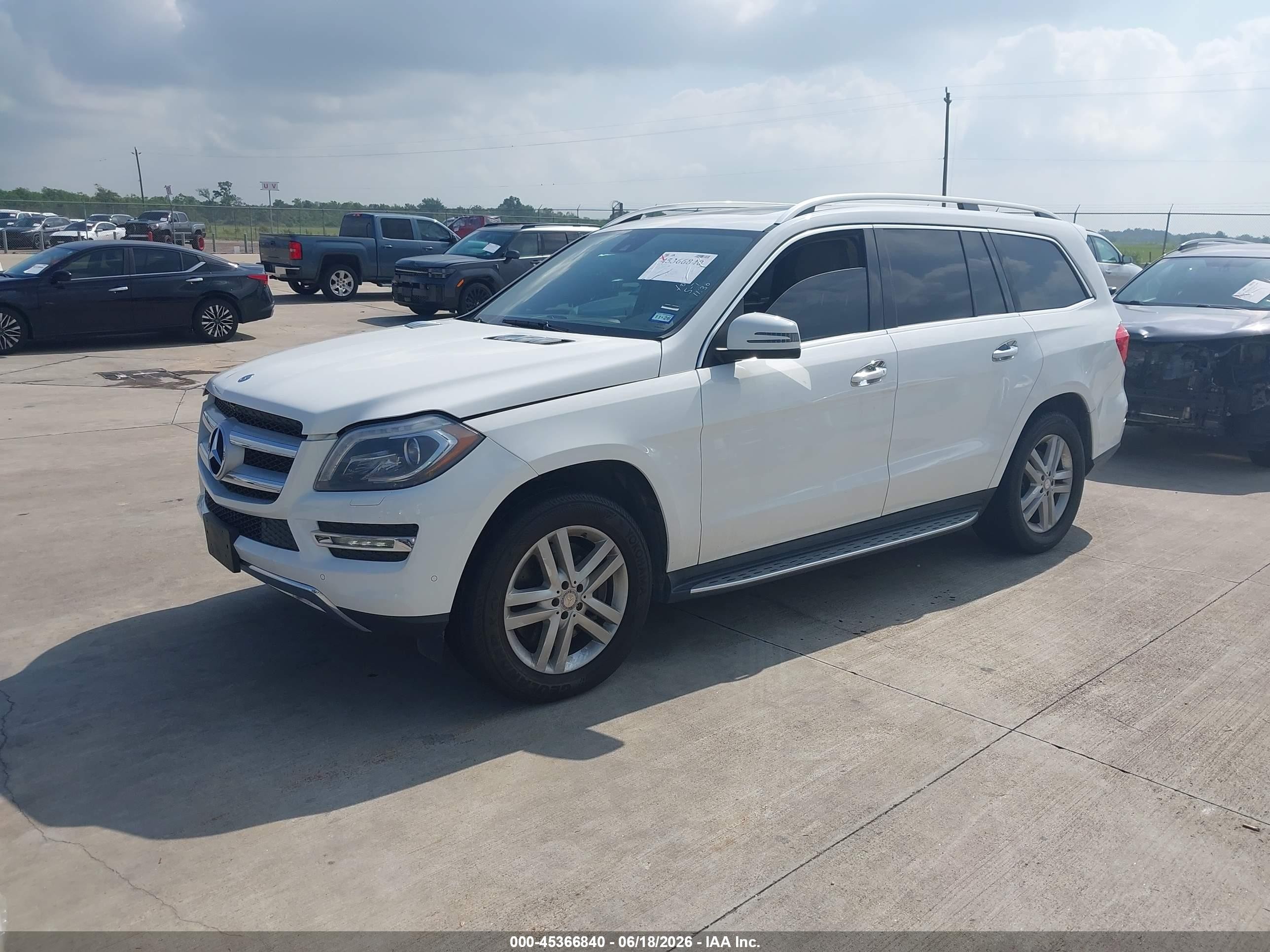 2014 Mercedes-benz Gl 450 4matic White vin: 4JGDF7CE3EA289310