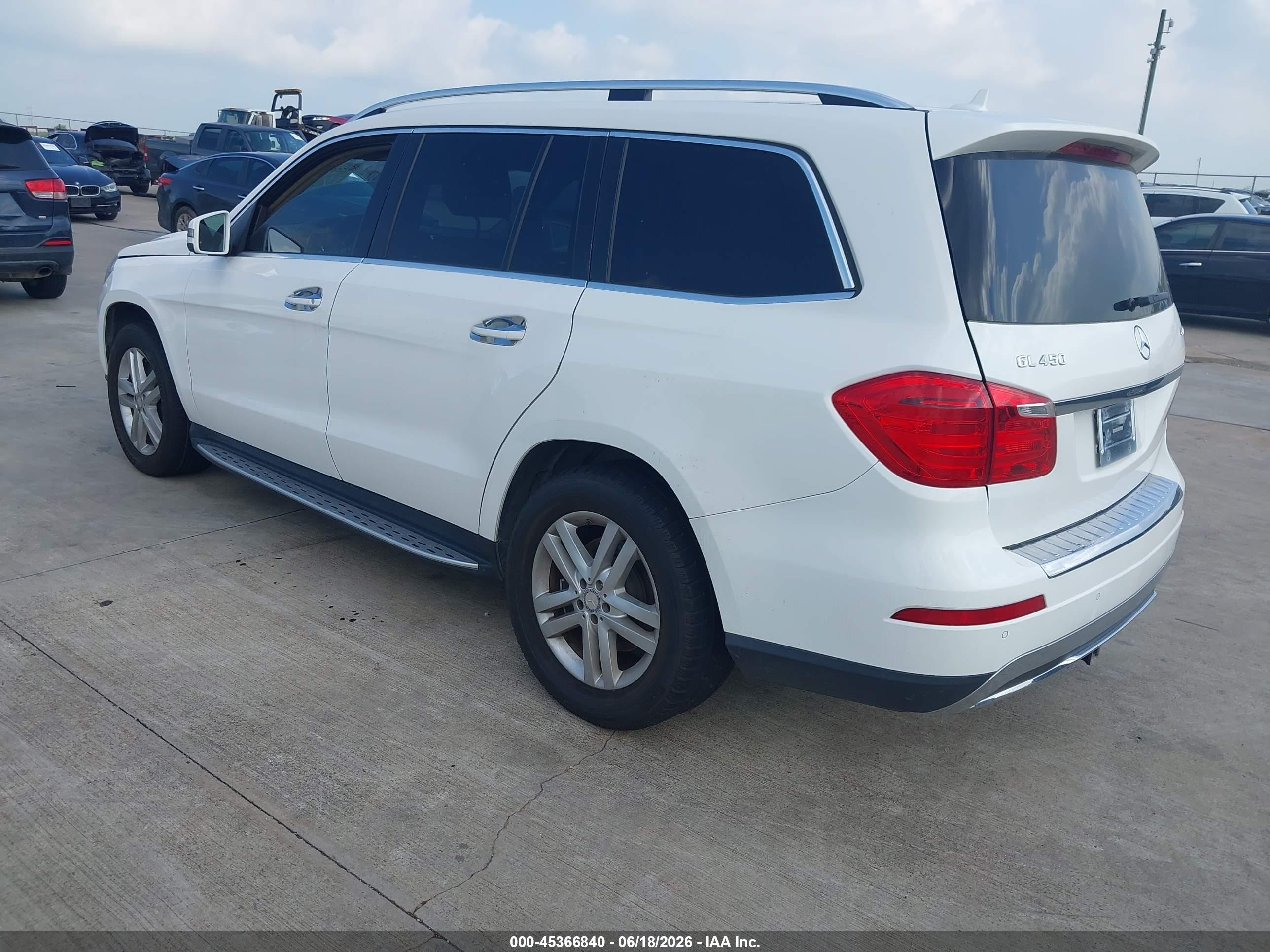 2014 Mercedes-benz Gl 450 4matic White vin: 4JGDF7CE3EA289310