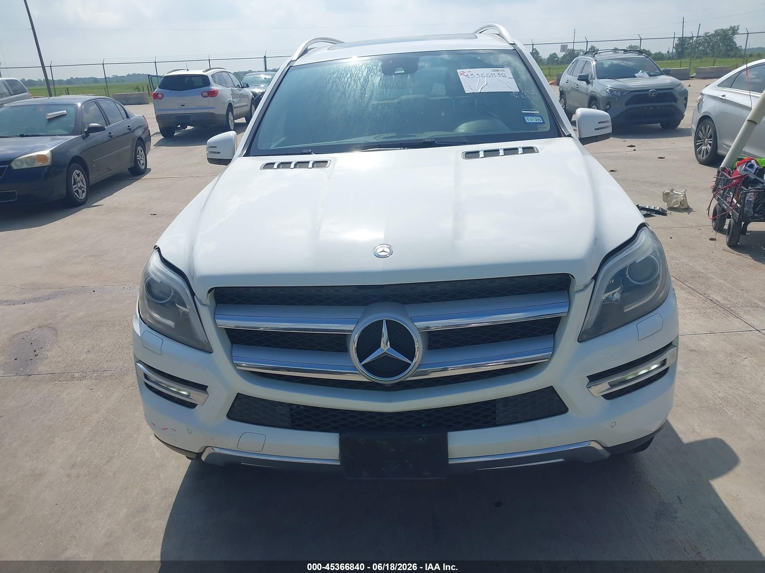 2014 Mercedes-benz Gl 450 4matic White vin: 4JGDF7CE3EA289310