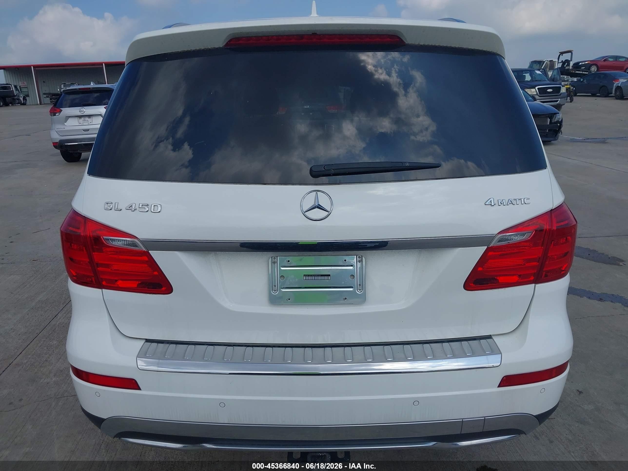 2014 Mercedes-benz Gl 450 4matic White vin: 4JGDF7CE3EA289310