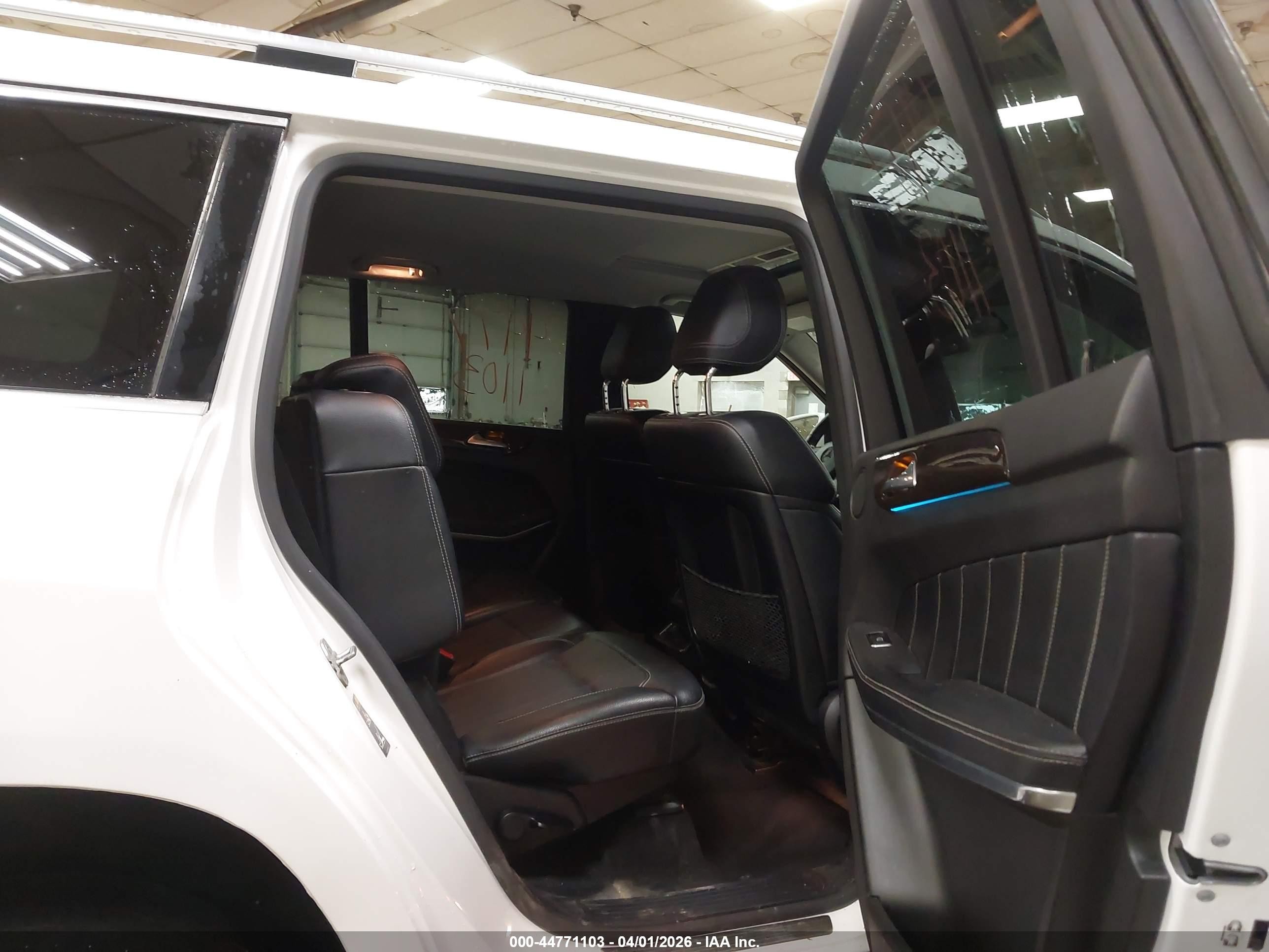 2014 Mercedes-benz Gl 450 4matic White vin: 4JGDF7CE4EA413746