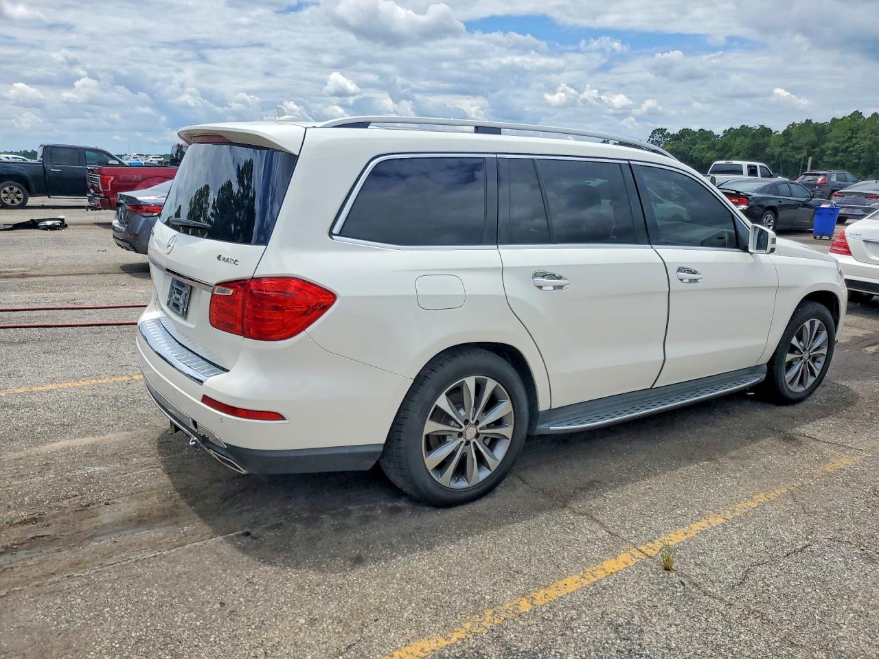 2014 Mercedes-benz Gl 450 4matic White vin: 4JGDF7CE4EA440462