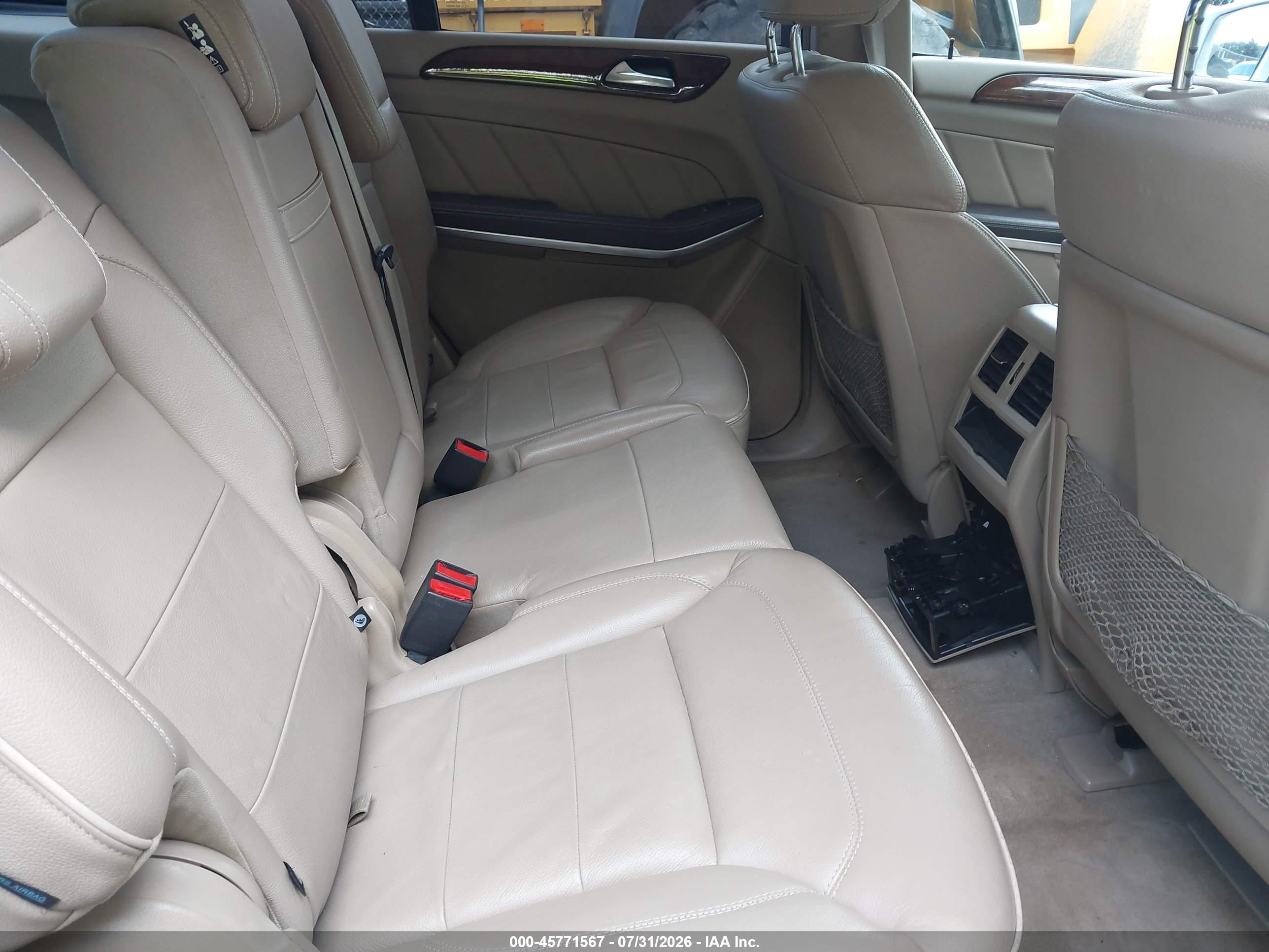 2013 Mercedes-benz Gl 450 4matic White vin: 4JGDF7CE5DA108819