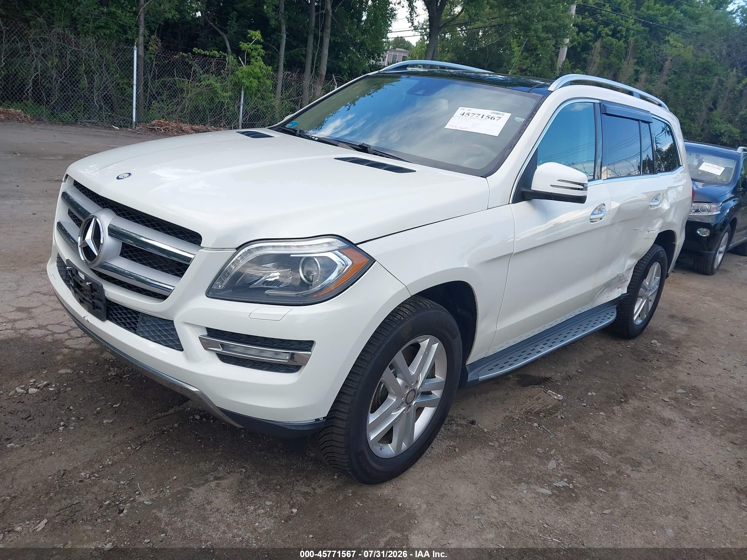 2013 Mercedes-benz Gl 450 4matic White vin: 4JGDF7CE5DA108819