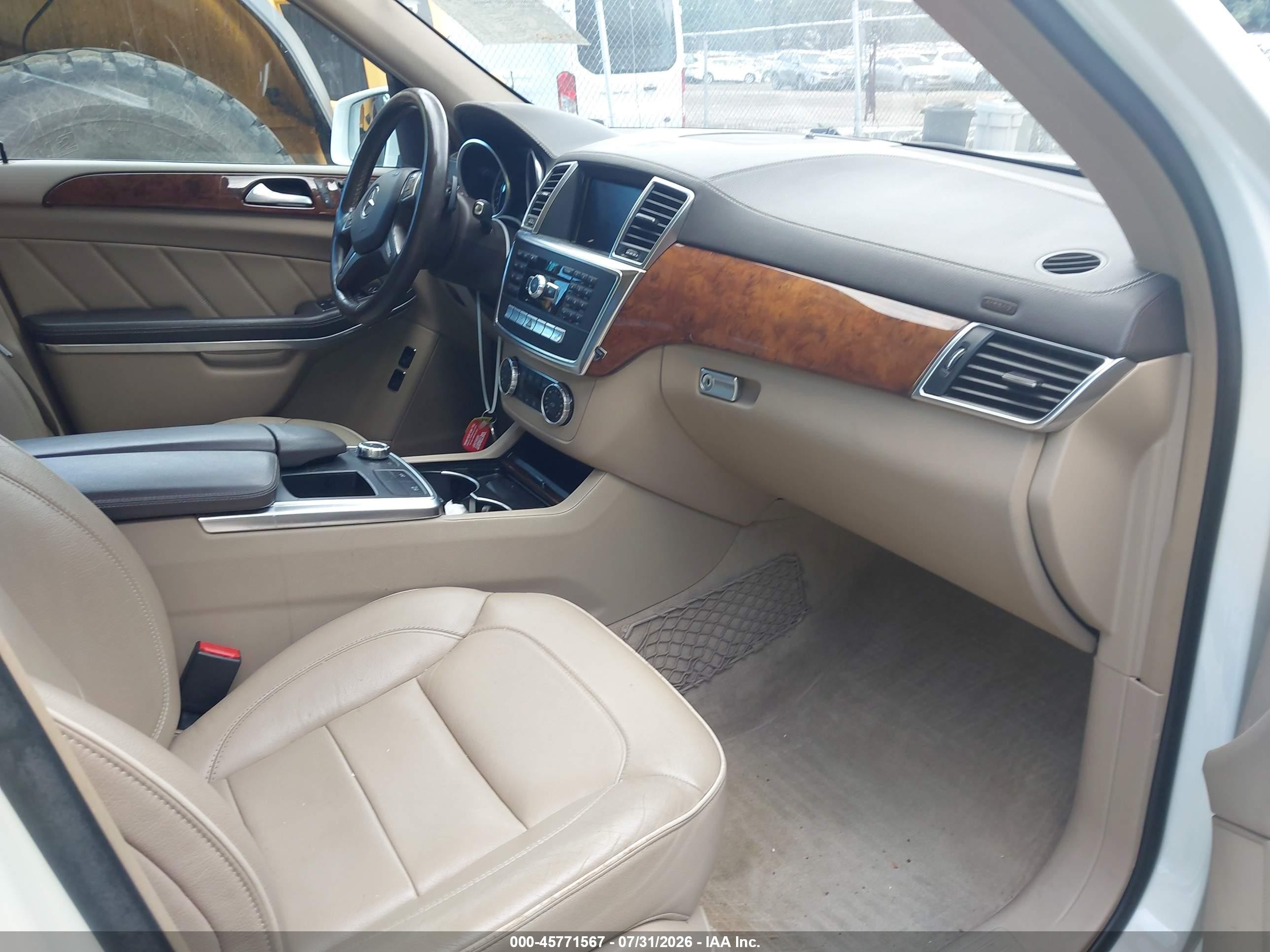 2013 Mercedes-benz Gl 450 4matic White vin: 4JGDF7CE5DA108819