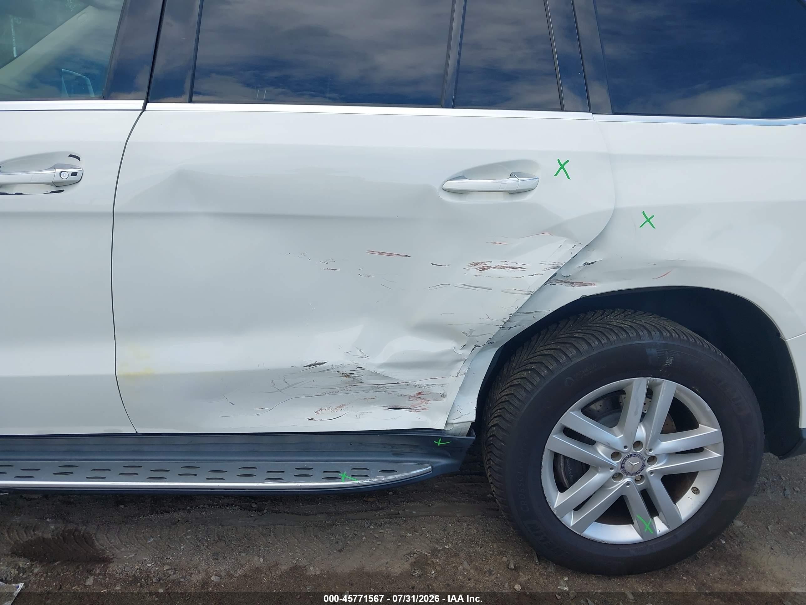 2013 Mercedes-benz Gl 450 4matic White vin: 4JGDF7CE5DA108819