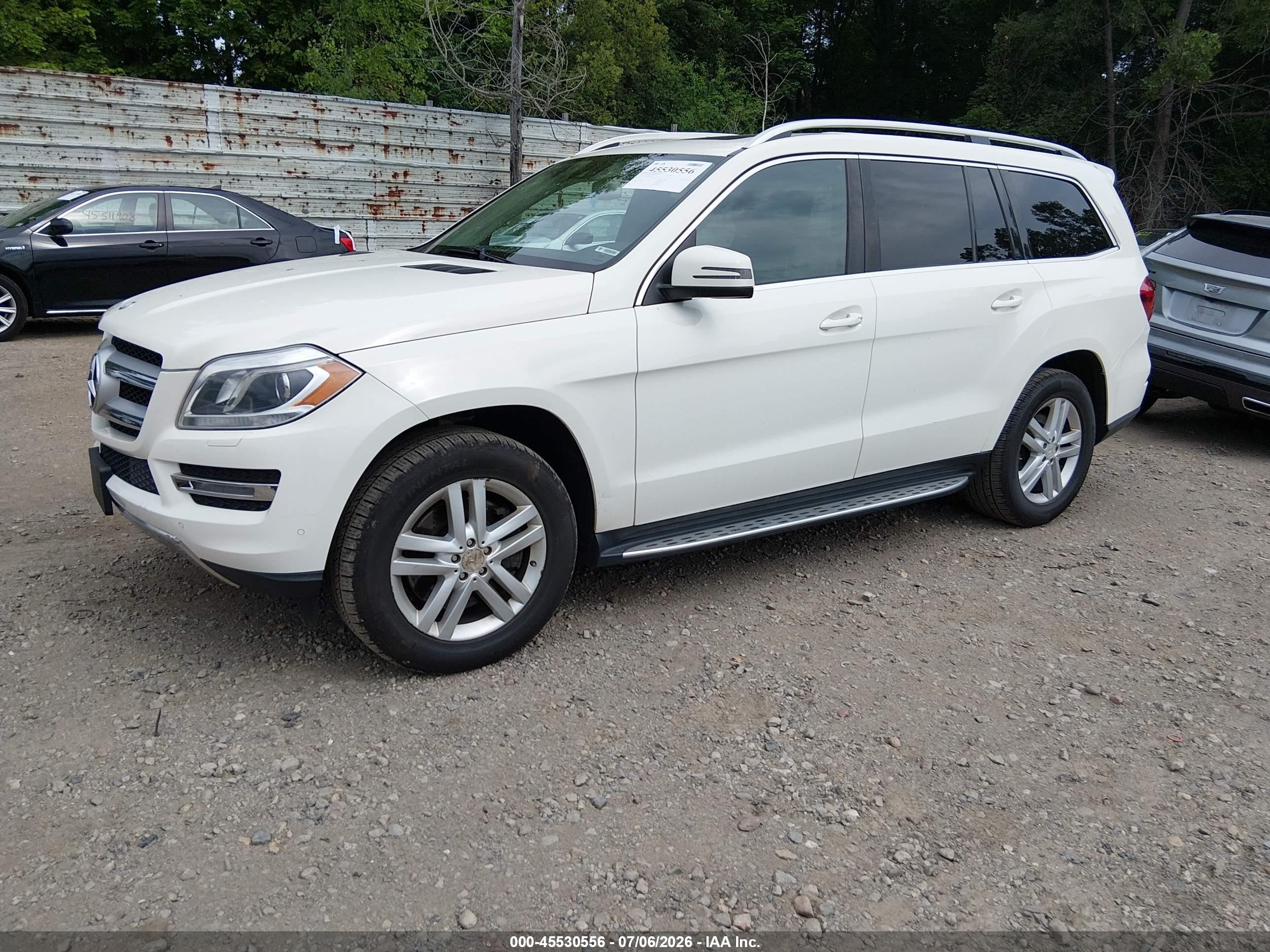 2013 Mercedes-benz Gl 450 4matic White vin: 4JGDF7CE5DA186789