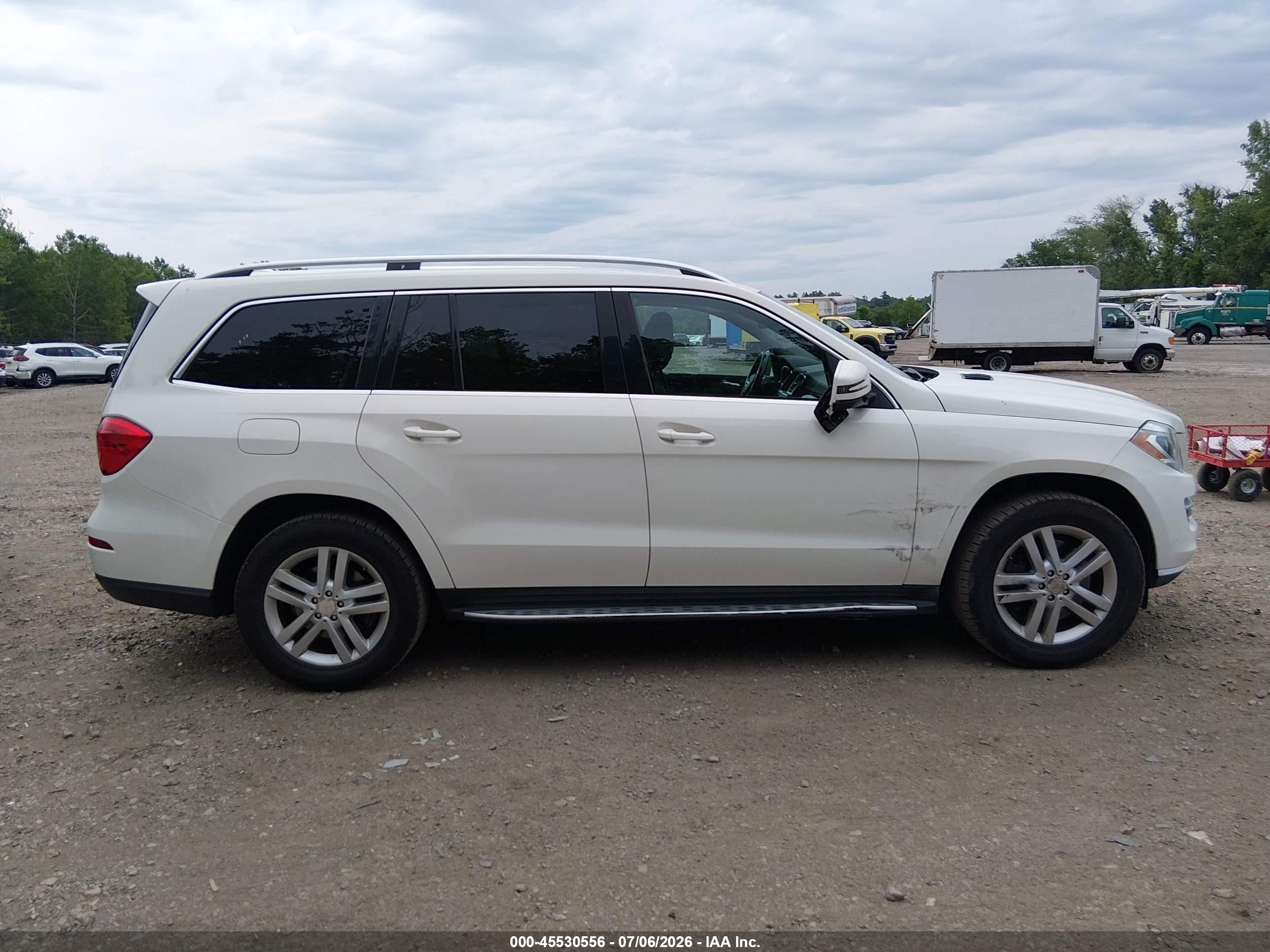 2013 Mercedes-benz Gl 450 4matic White vin: 4JGDF7CE5DA186789