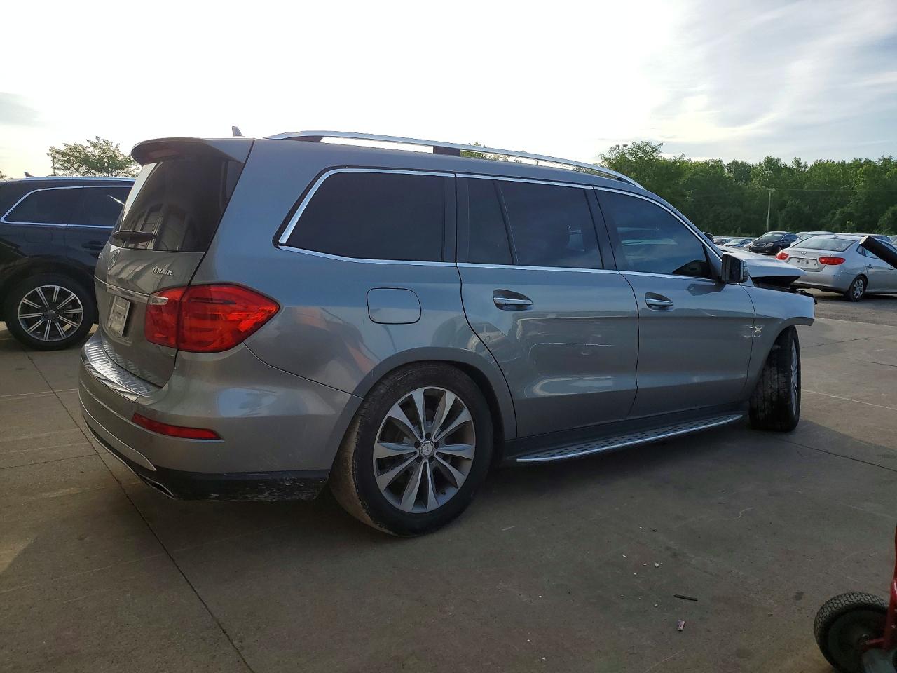 2014 Mercedes-benz Gl 450 4matic Silver vin: 4JGDF7CE5EA316765