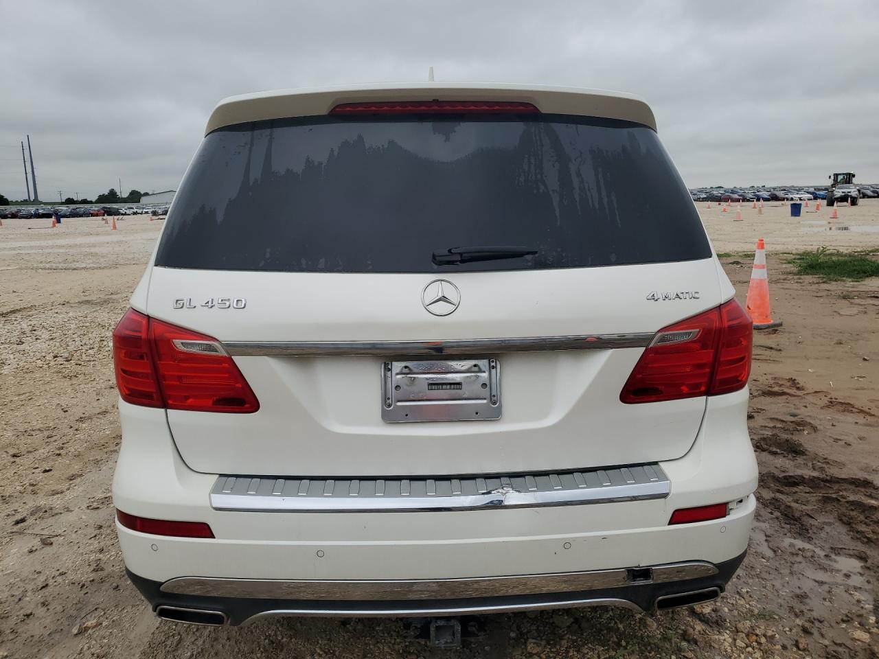 2014 Mercedes-benz Gl 450 4matic White vin: 4JGDF7CE5EA417871 Damage: Right Rear Marker Lamp, Broken, Replacement Required