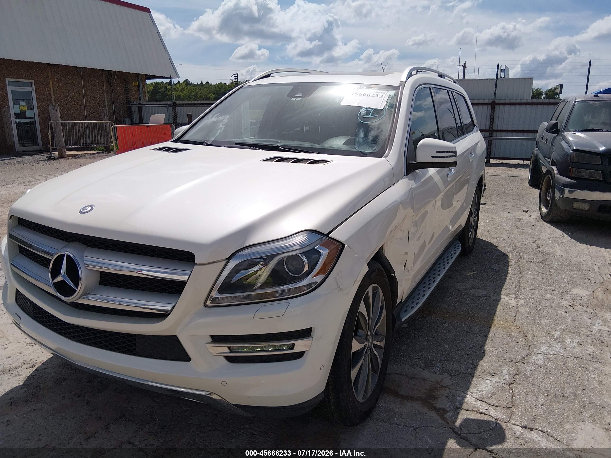 2014 Mercedes-benz Gl 450 4matic White vin: 4JGDF7CE5EA437280