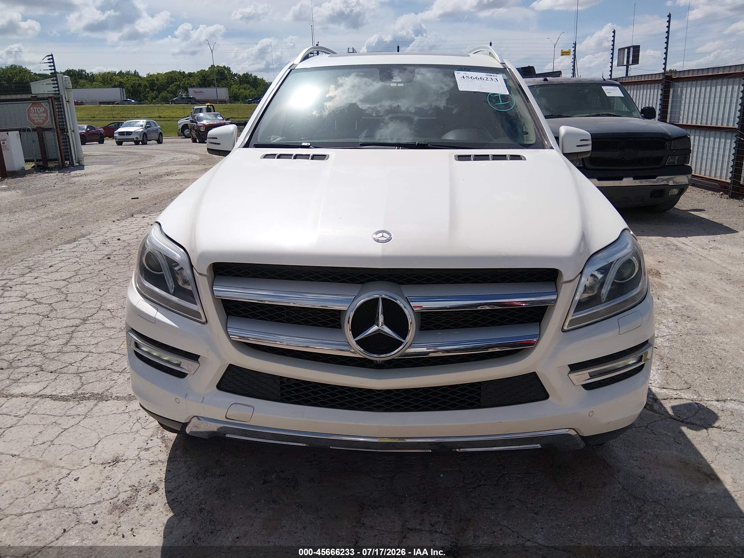 2014 Mercedes-benz Gl 450 4matic White vin: 4JGDF7CE5EA437280