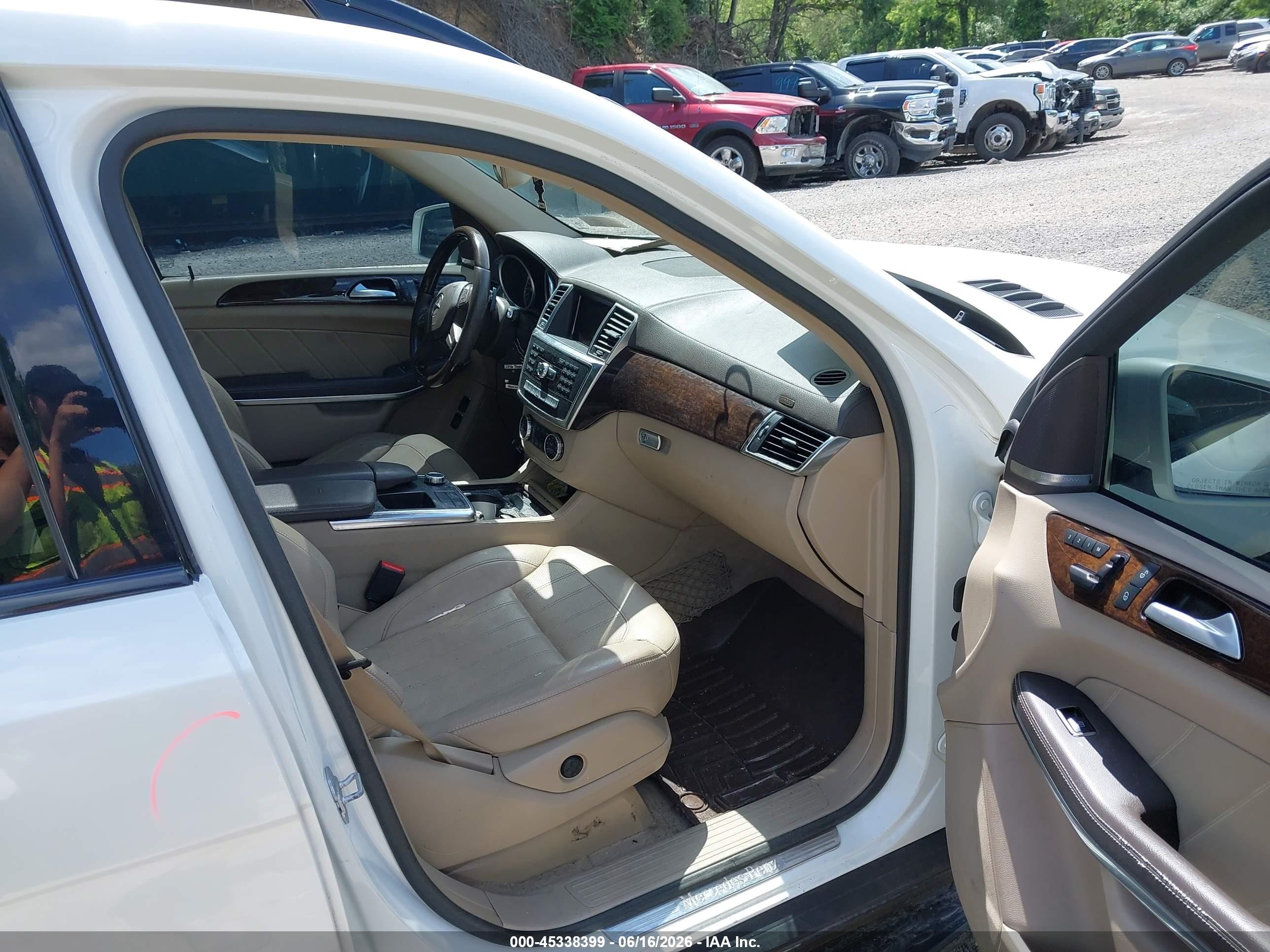 2014 Mercedes-benz Gl 450 4matic White vin: 4JGDF7CE7EA282571