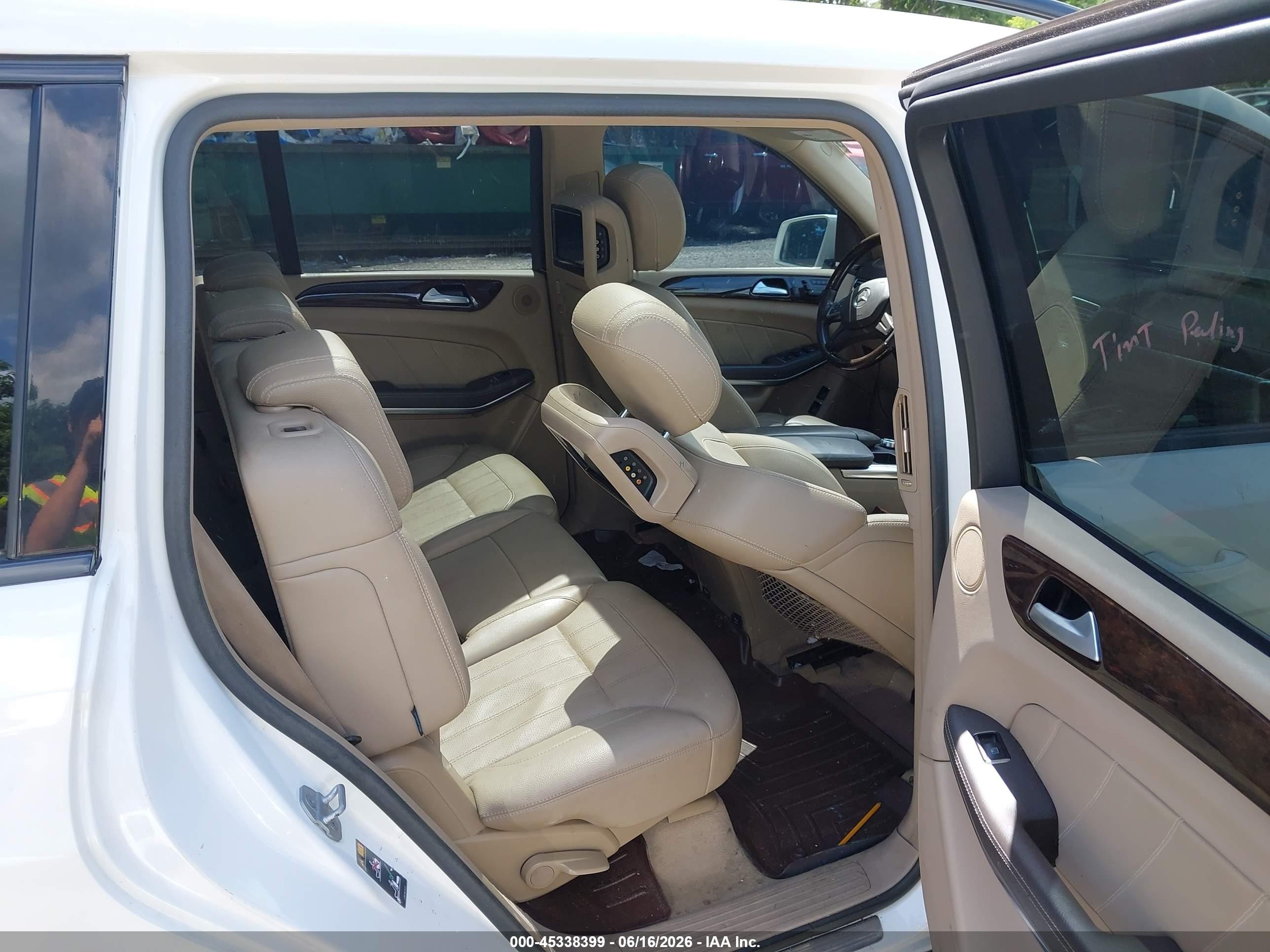 2014 Mercedes-benz Gl 450 4matic White vin: 4JGDF7CE7EA282571
