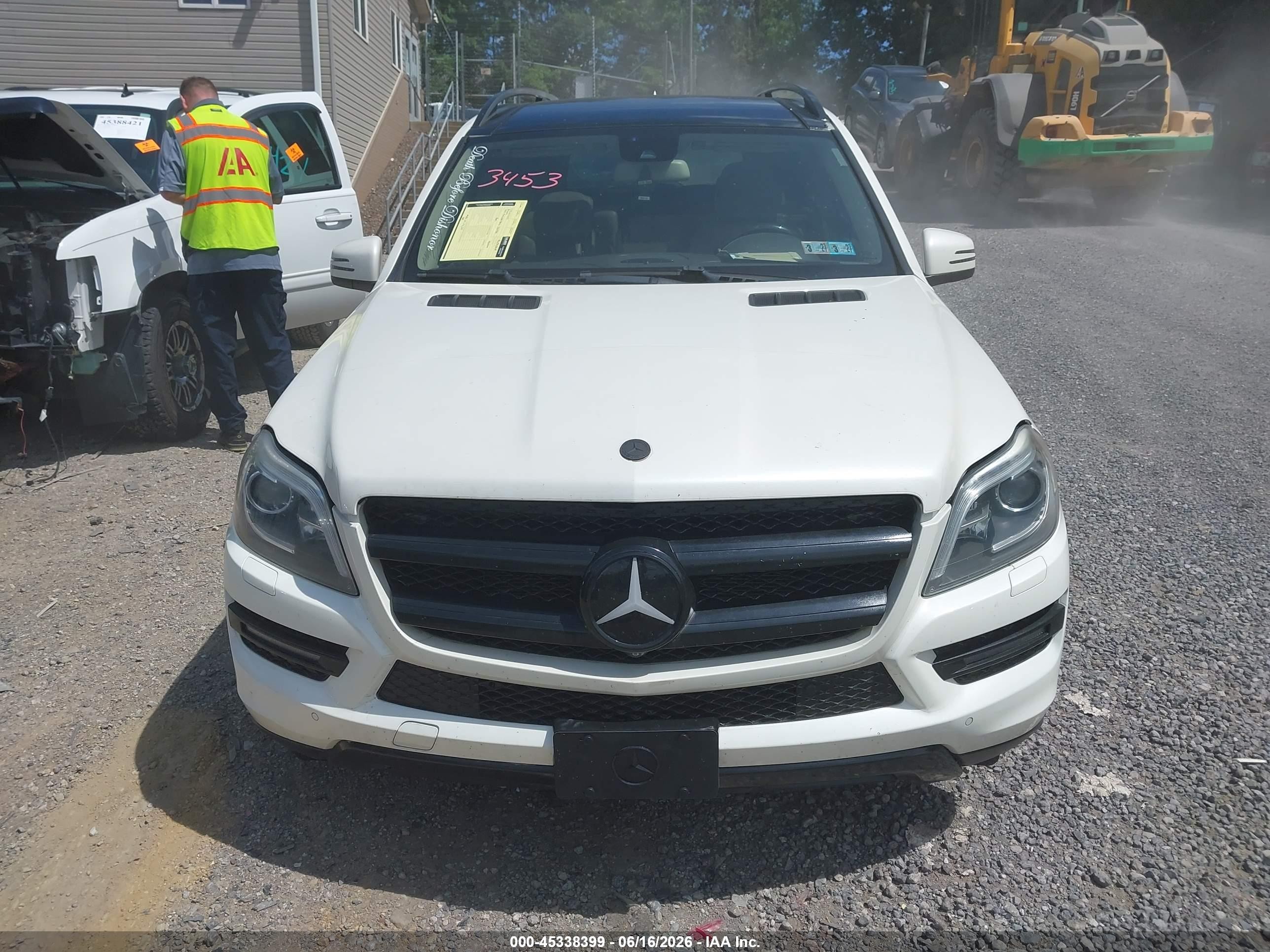 2014 Mercedes-benz Gl 450 4matic White vin: 4JGDF7CE7EA282571