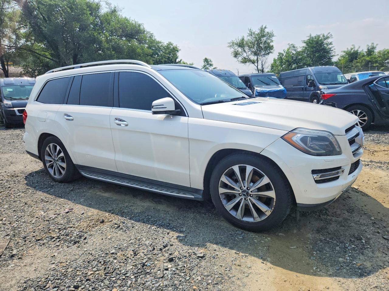 2014 Mercedes-benz Gl 450 4matic White vin: 4JGDF7CE7EA309722
