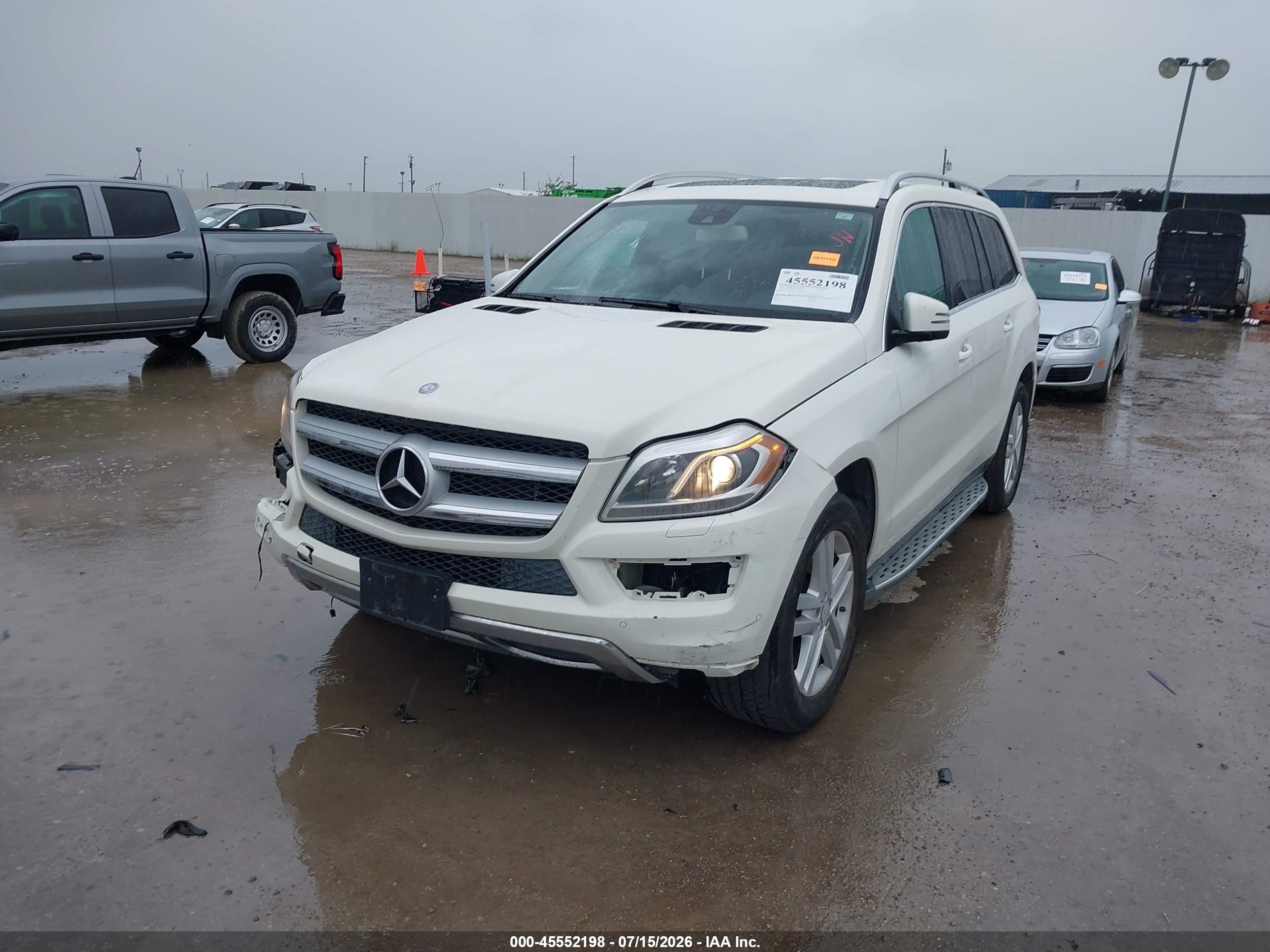 2013 Mercedes-benz Gl 450 4matic White vin: 4JGDF7CE8DA225682